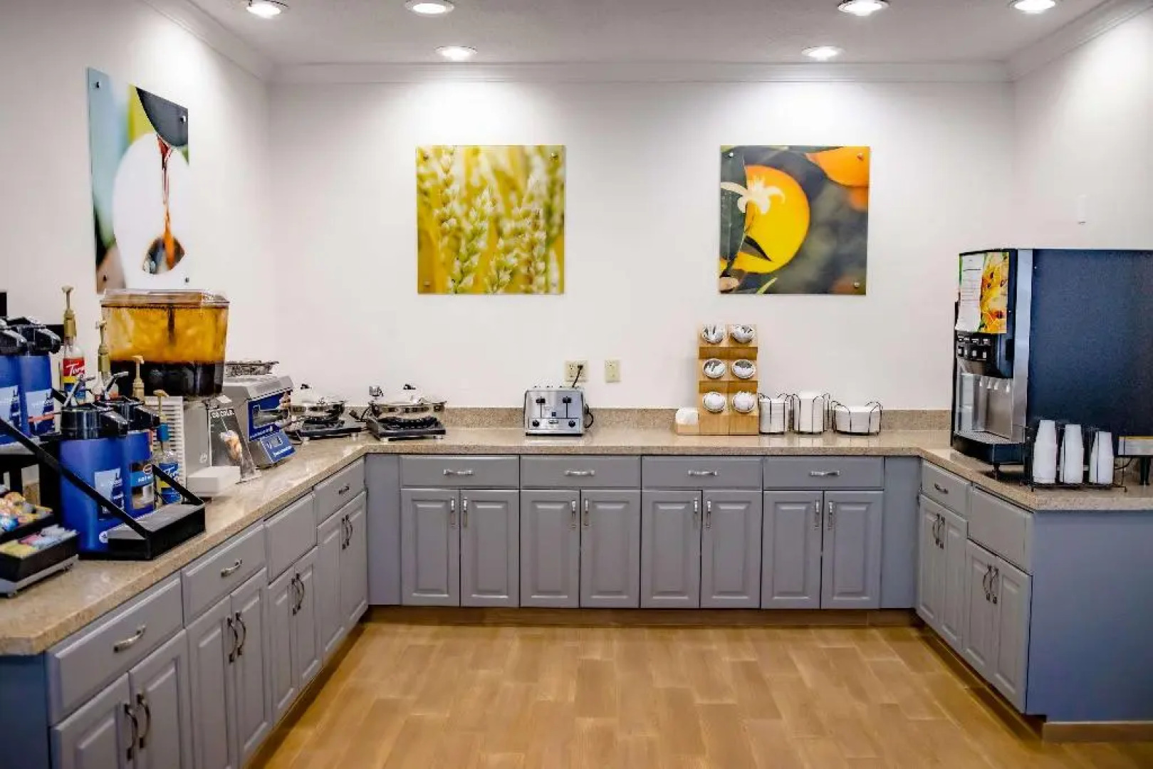 AmericInn by Wyndham Minot