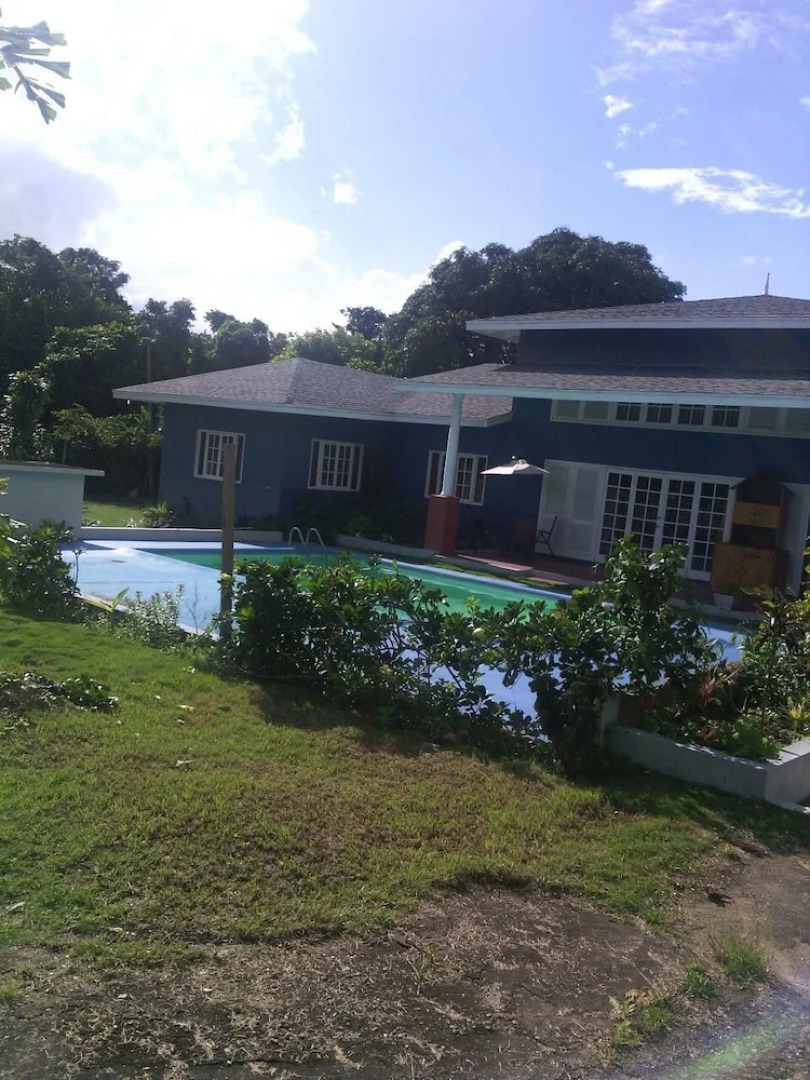 Avalon Sweet Garden Side