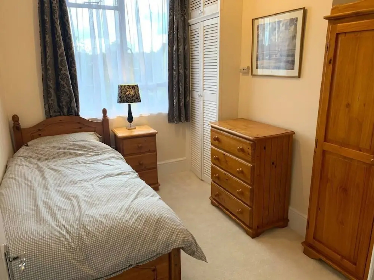 Elegant 2 Bed Georgian Apartment in Herne Bay