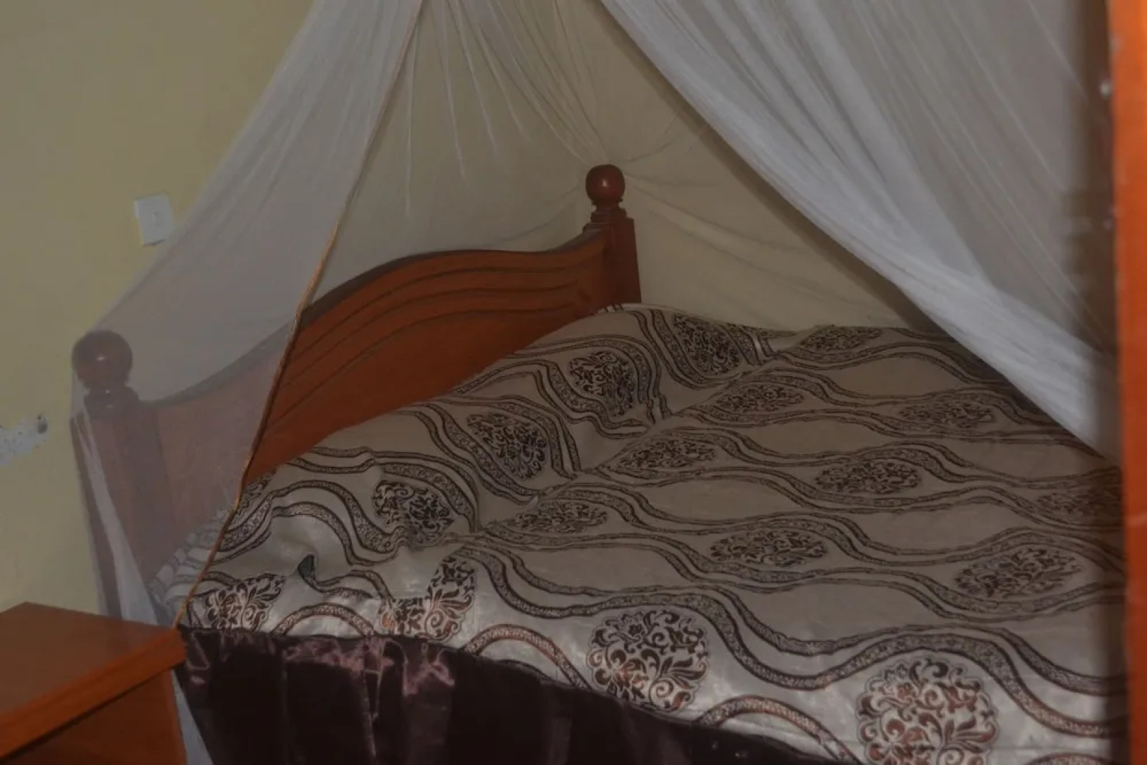 Location Plaza Restaurant