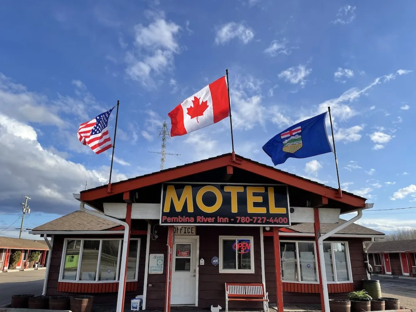 Pembina River Inn