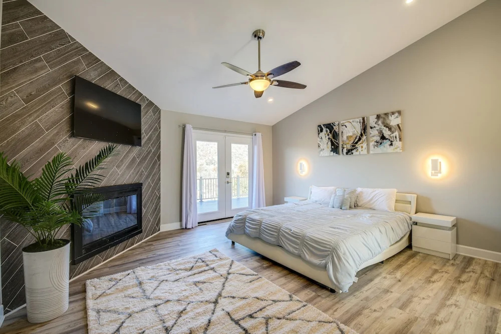 Lafollette Home: Community Pool & Mountain Views!