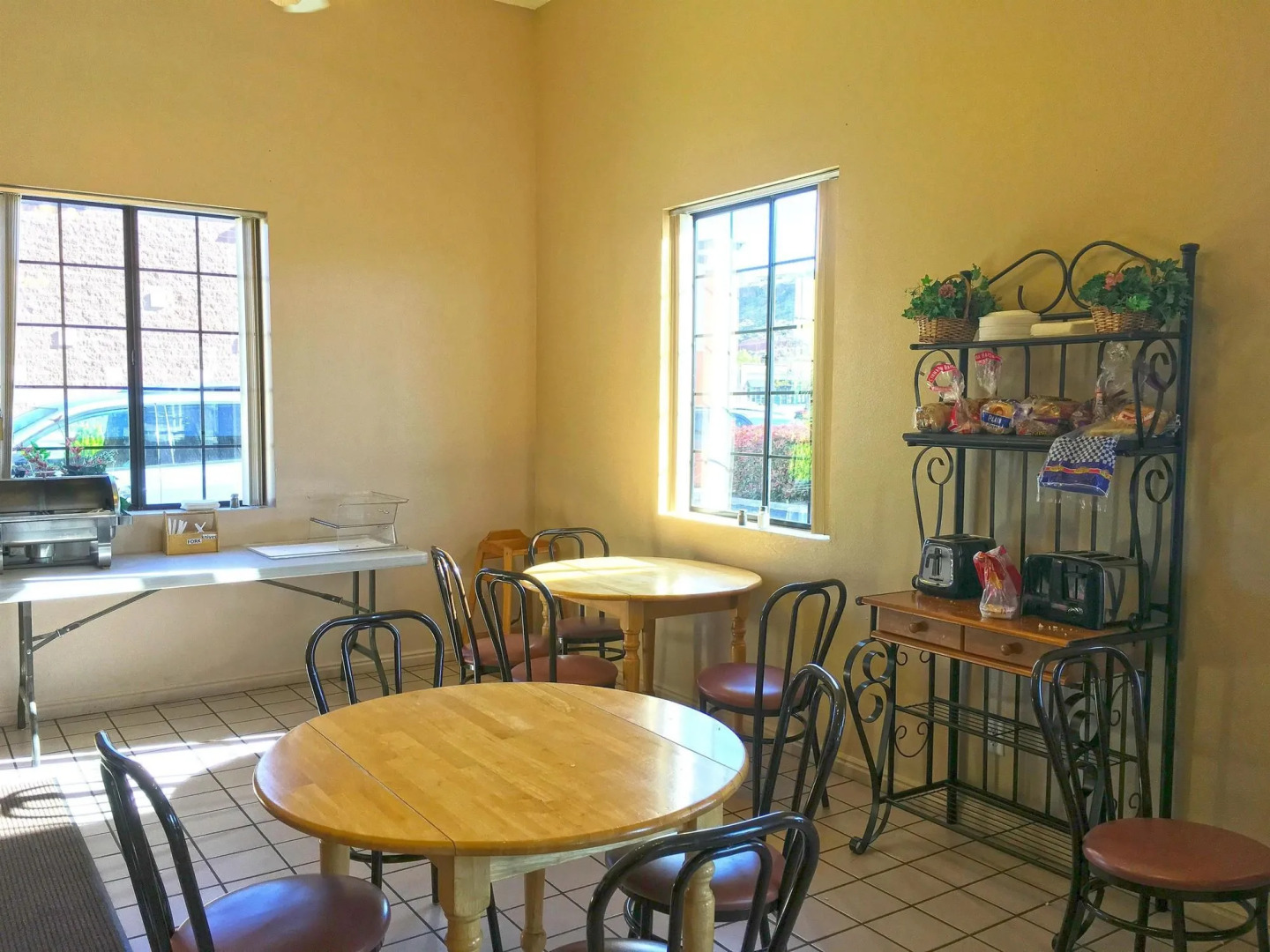 America's Best Inn & Suites