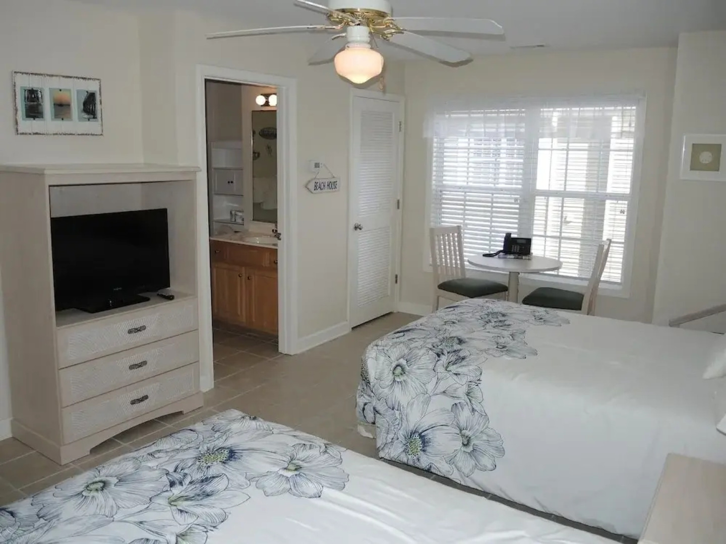 Studio Home 2909L at Brunswick Plantation Resort and Golf with Outdoor Pool Onsite by RedAwning