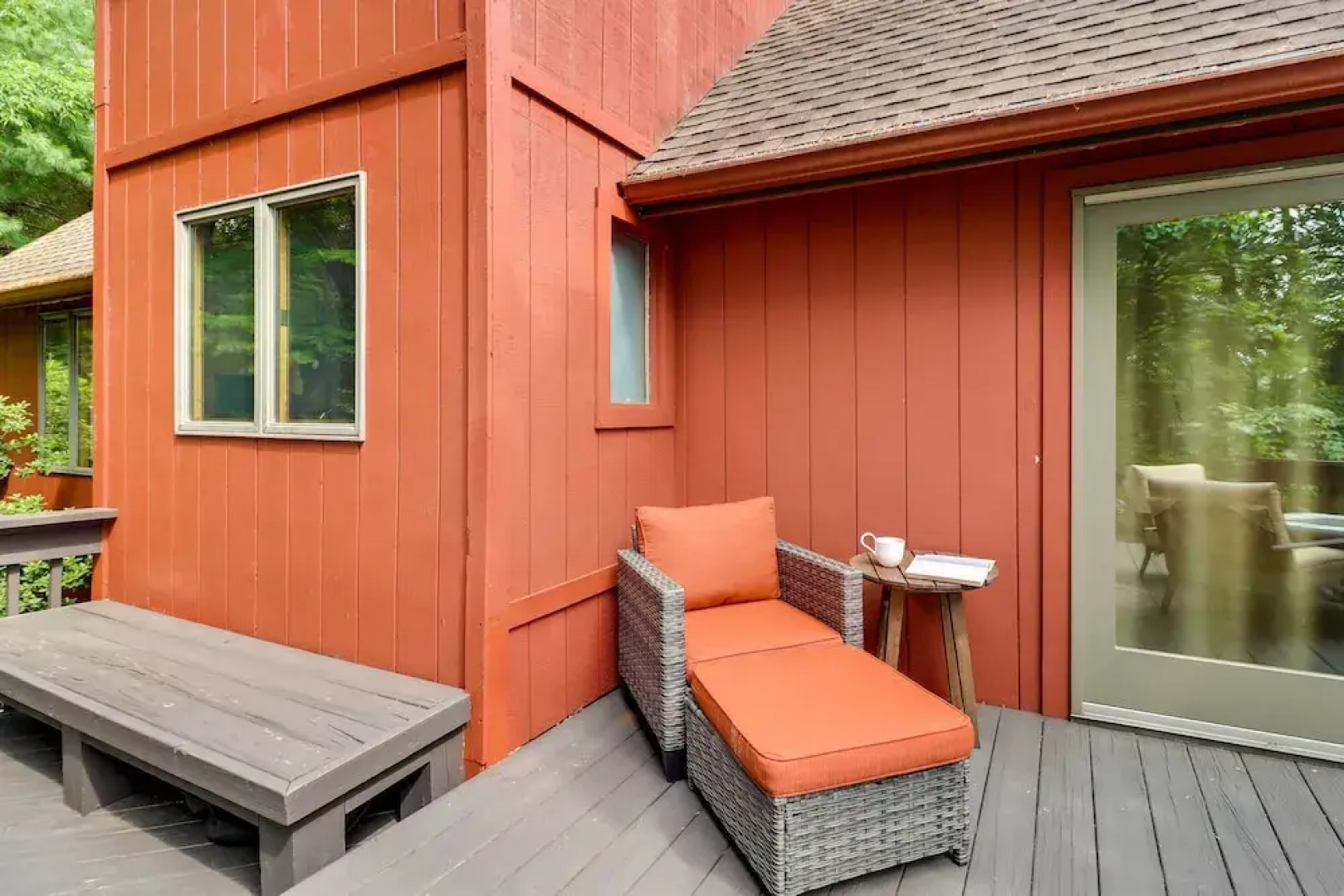 Outdoor Theater, Deck & Fire Pit: Poconos Retreat