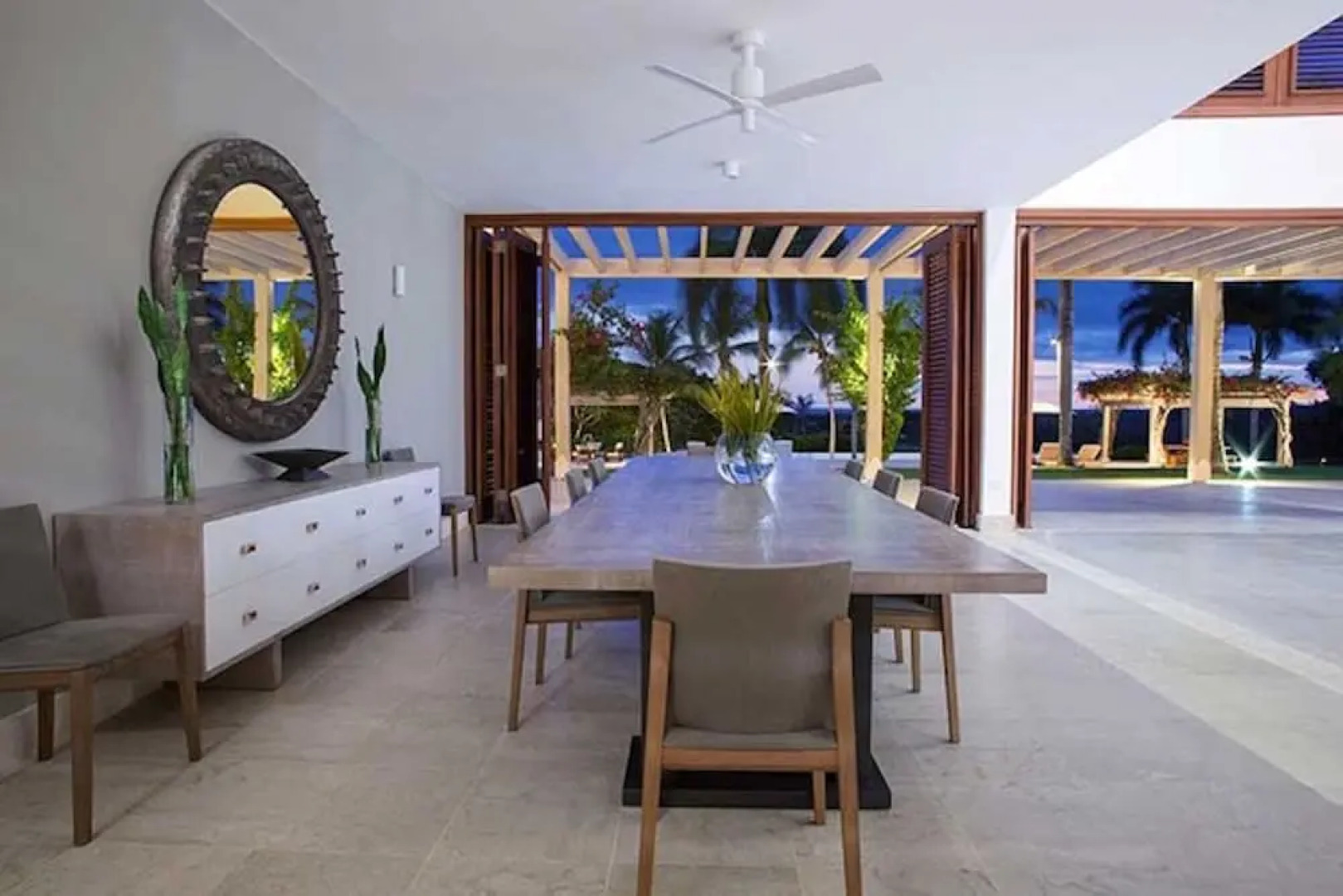 Casa B Institutional