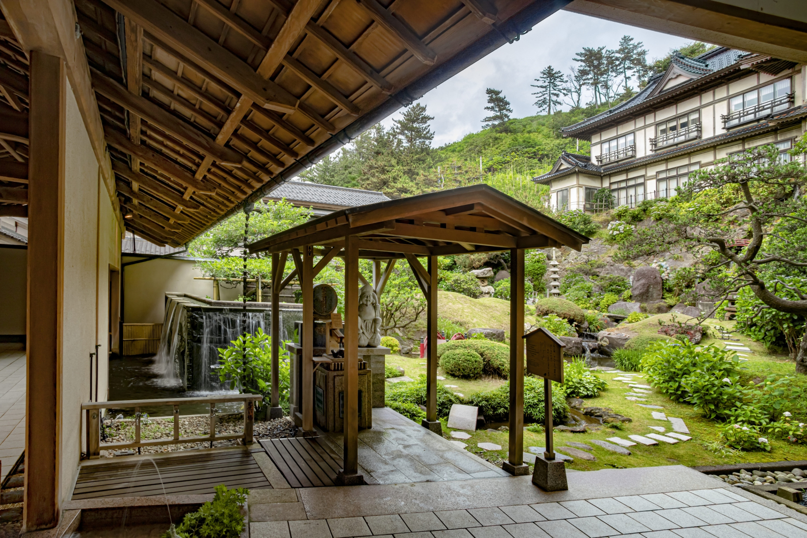 Kameya Hotel