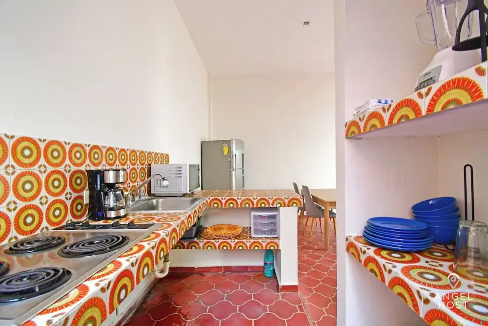 Colorful Zen APTs 2 Blocks to the Beach