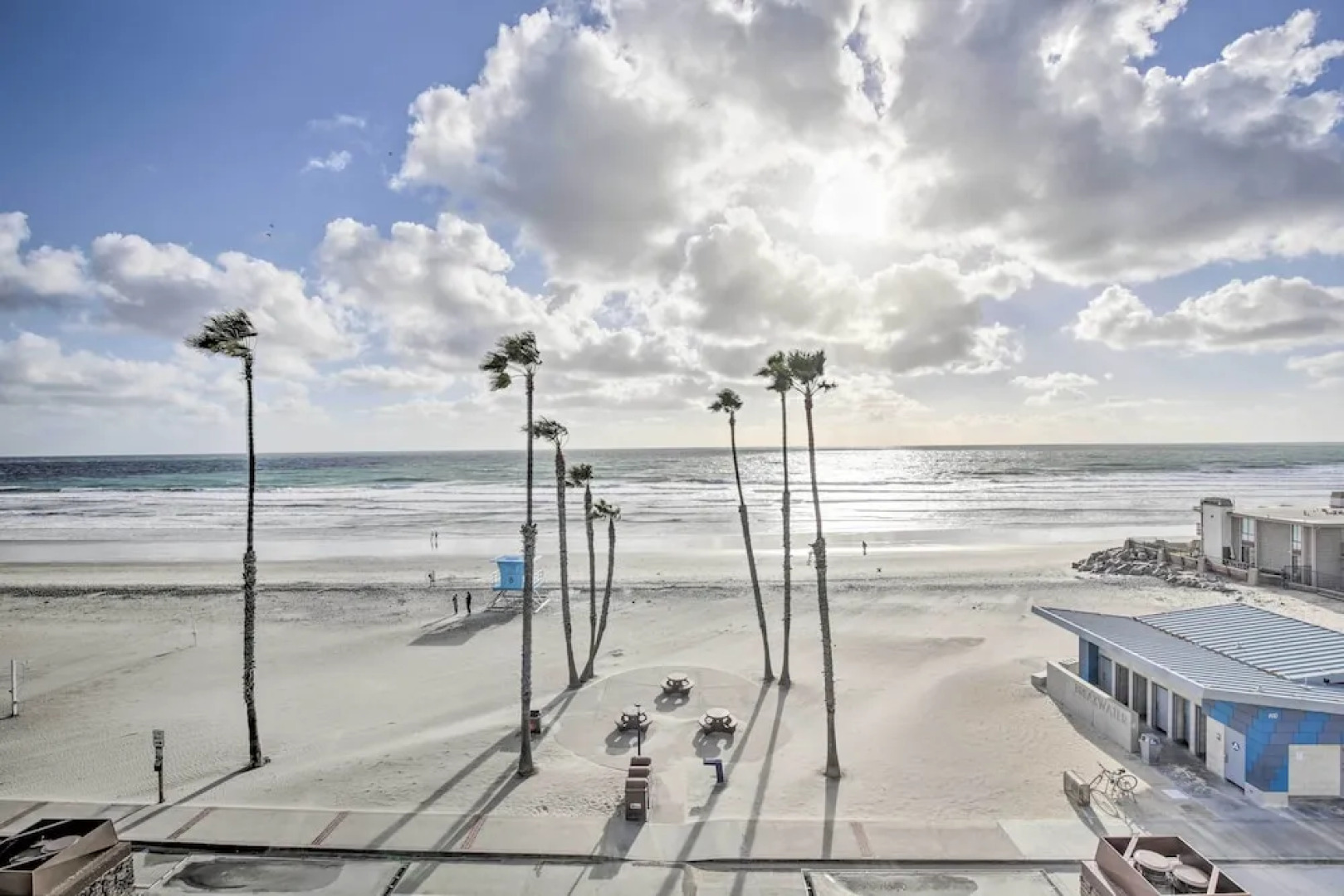 Charming Oceanside Condo w/ Beach & Pool Access!
