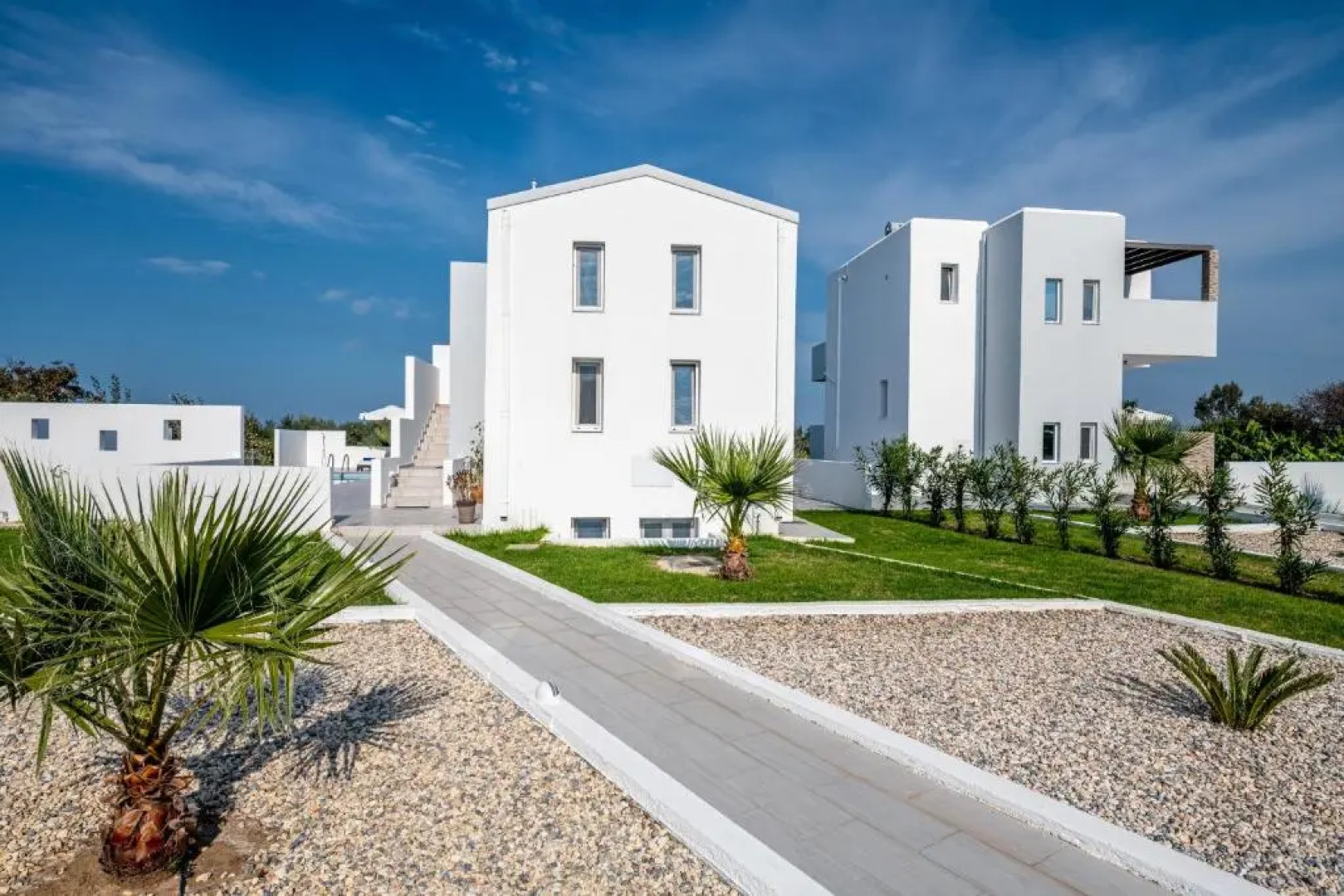 ASTERIA PEARL VILLA 2 with Rooftop Jacuzzi