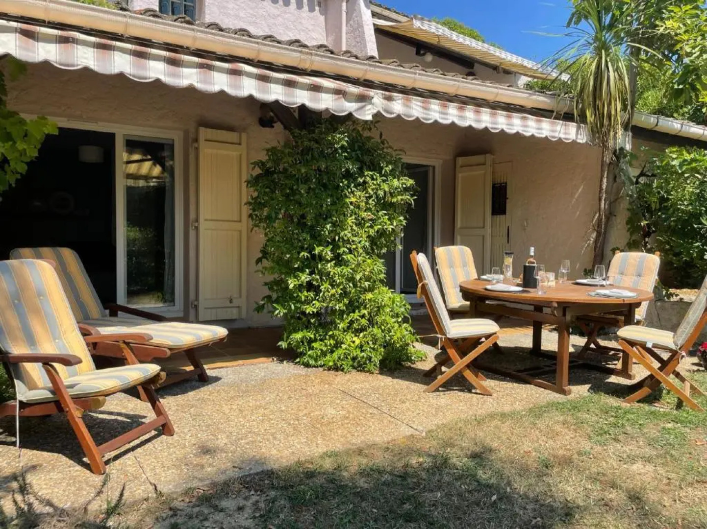 Garden house Cote d’Azur close to mountain and sea