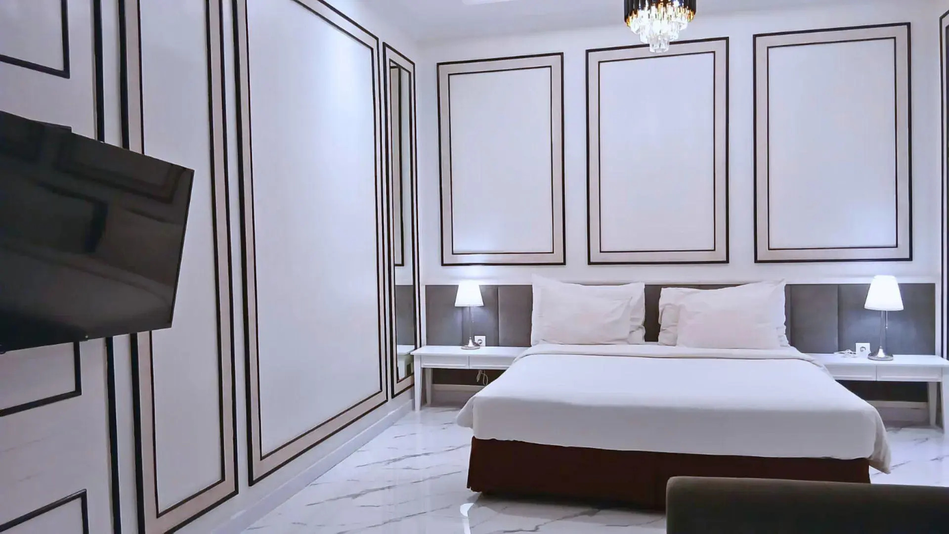 The Grantage Hotel & Sky Lounge