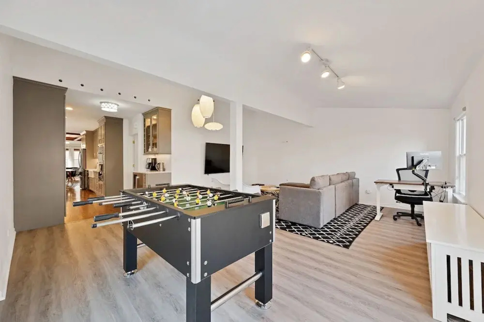 Charming Oak Park 4BD/3.5BA and 2 Private Parking by AllSet Turnover