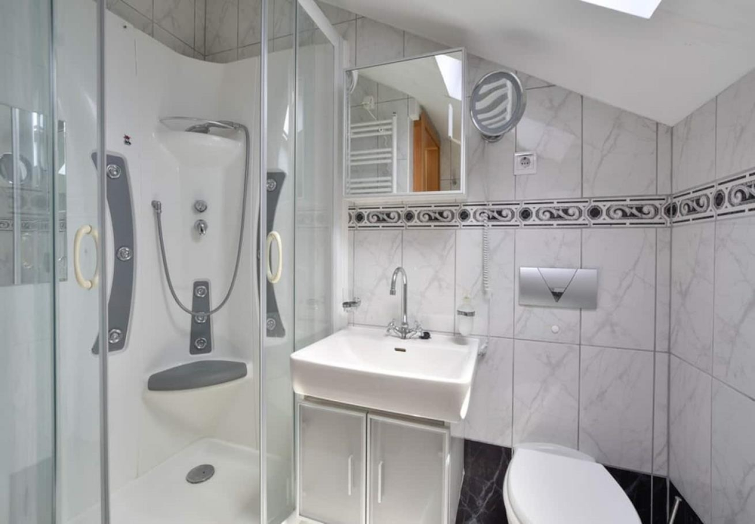 Holiday house Niksi - with pool: Skrip, Island Brac