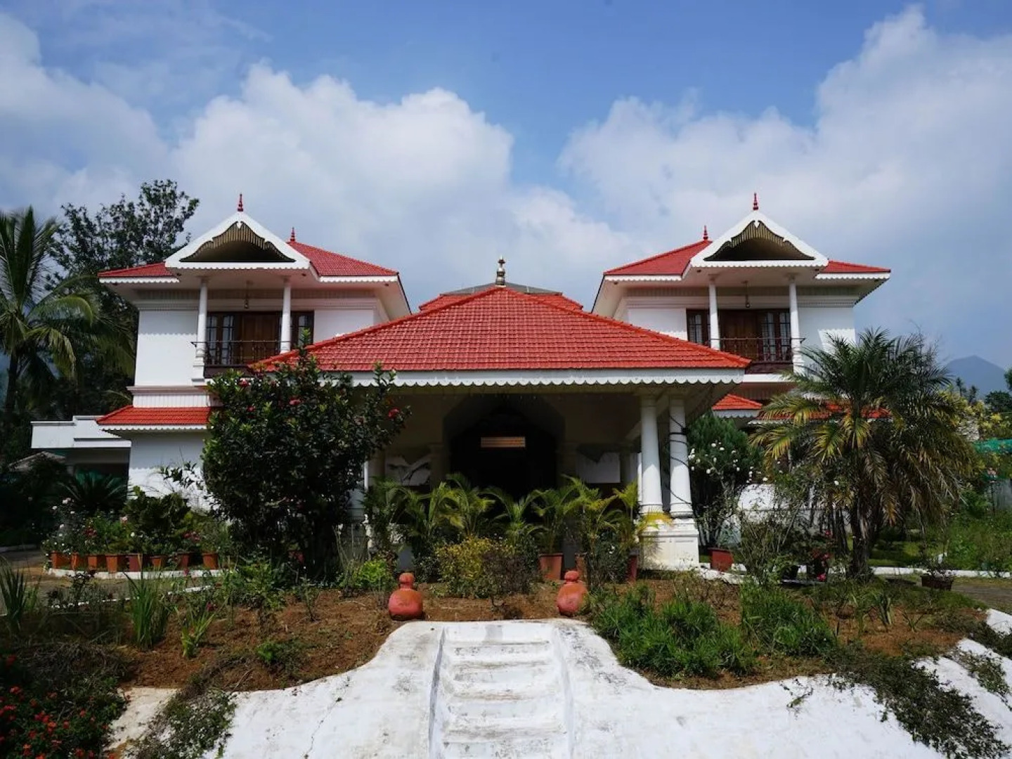 OYO 10638 Chandana Royal Resorts