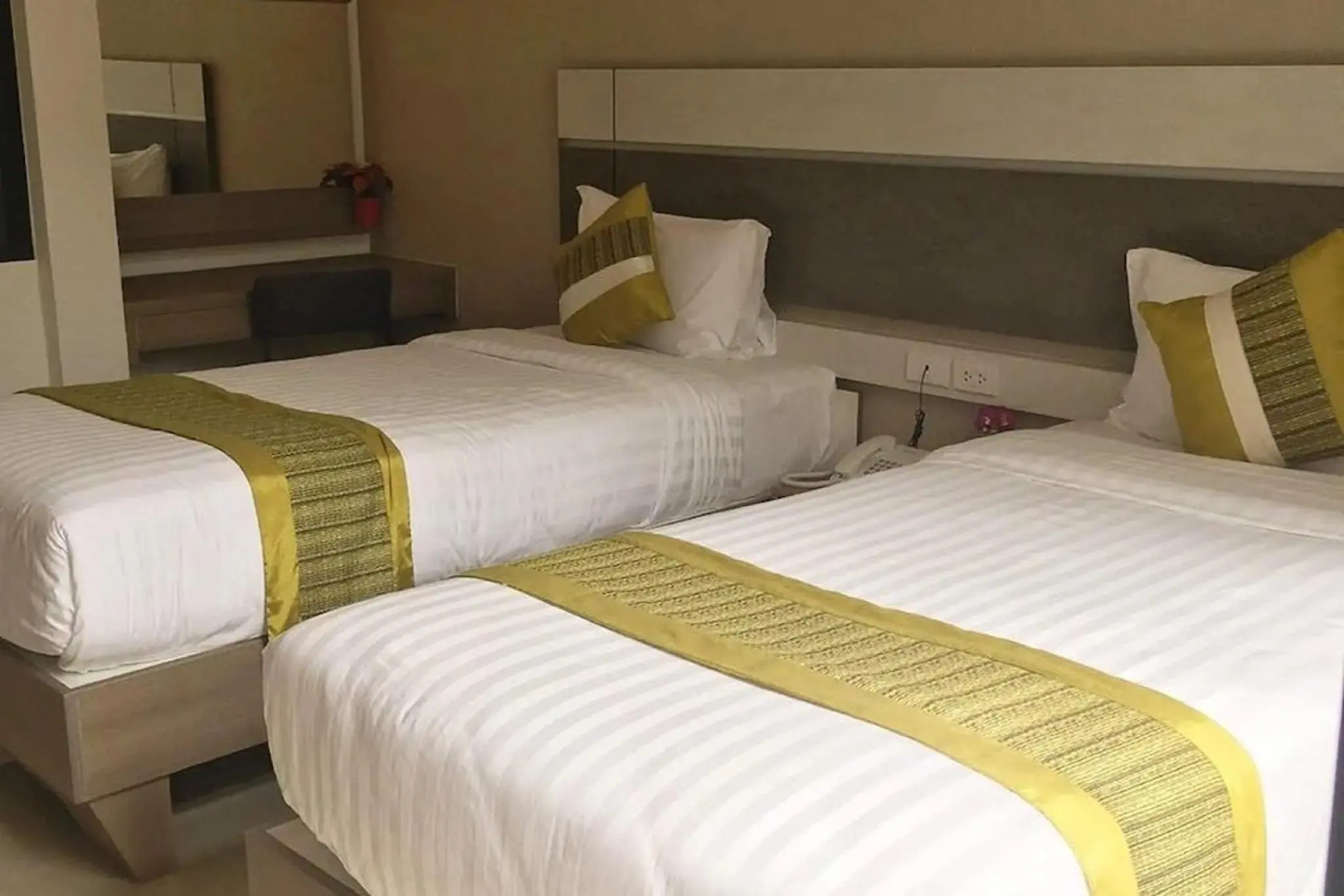 Chatnipa Beach Resort by Morseng