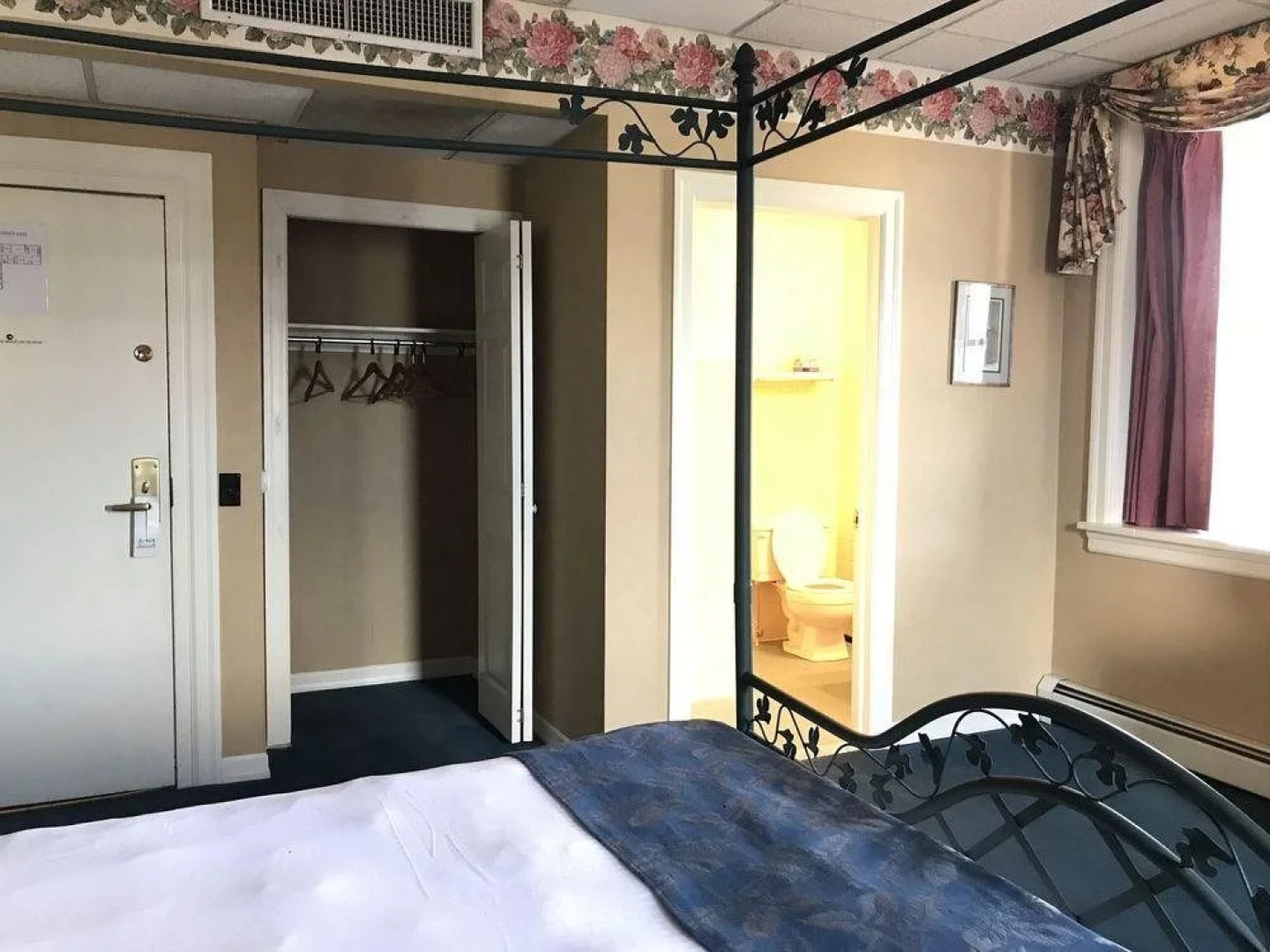 Waynebrook Inn, Est 1865