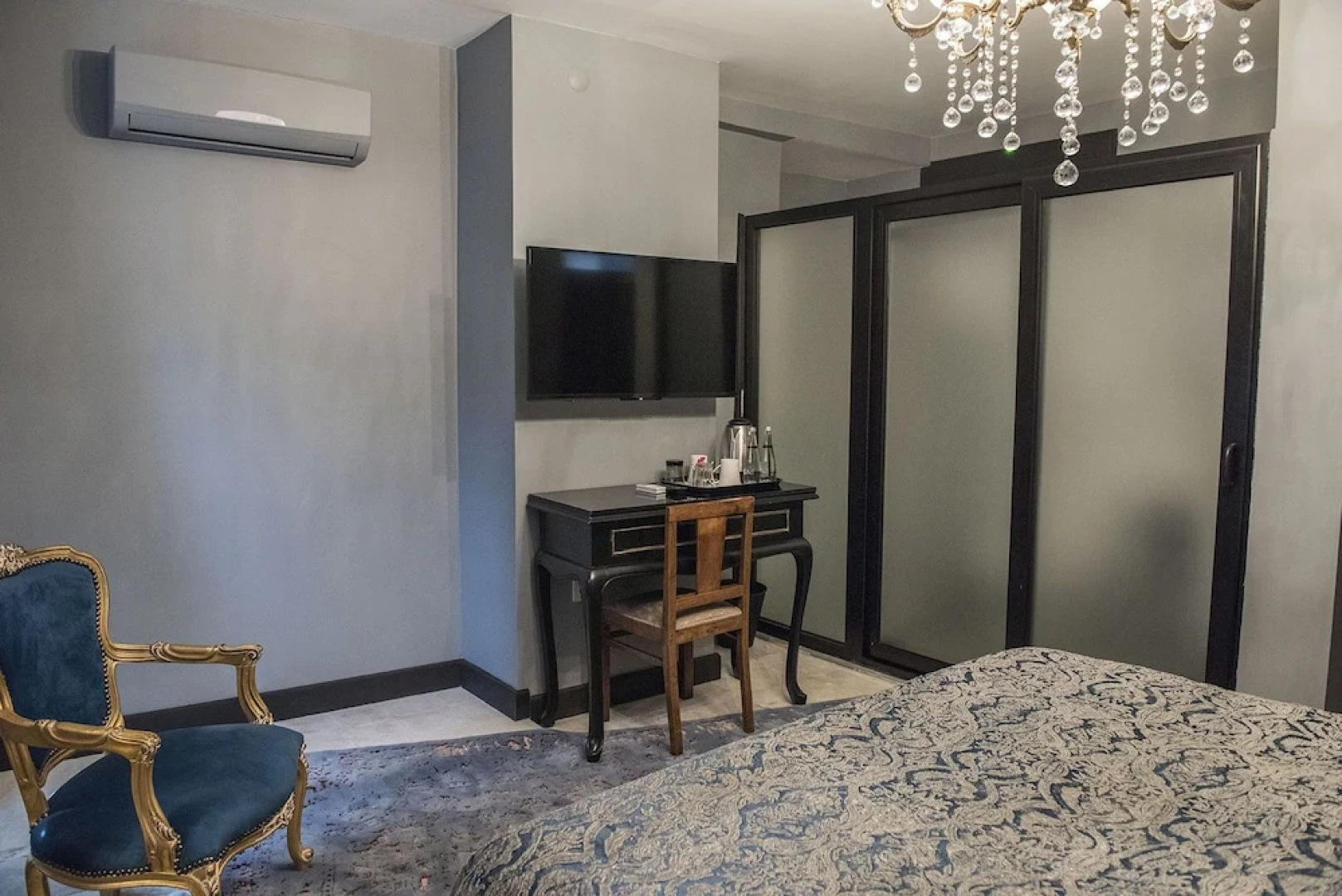 Li̇wan Deluxe Hotel