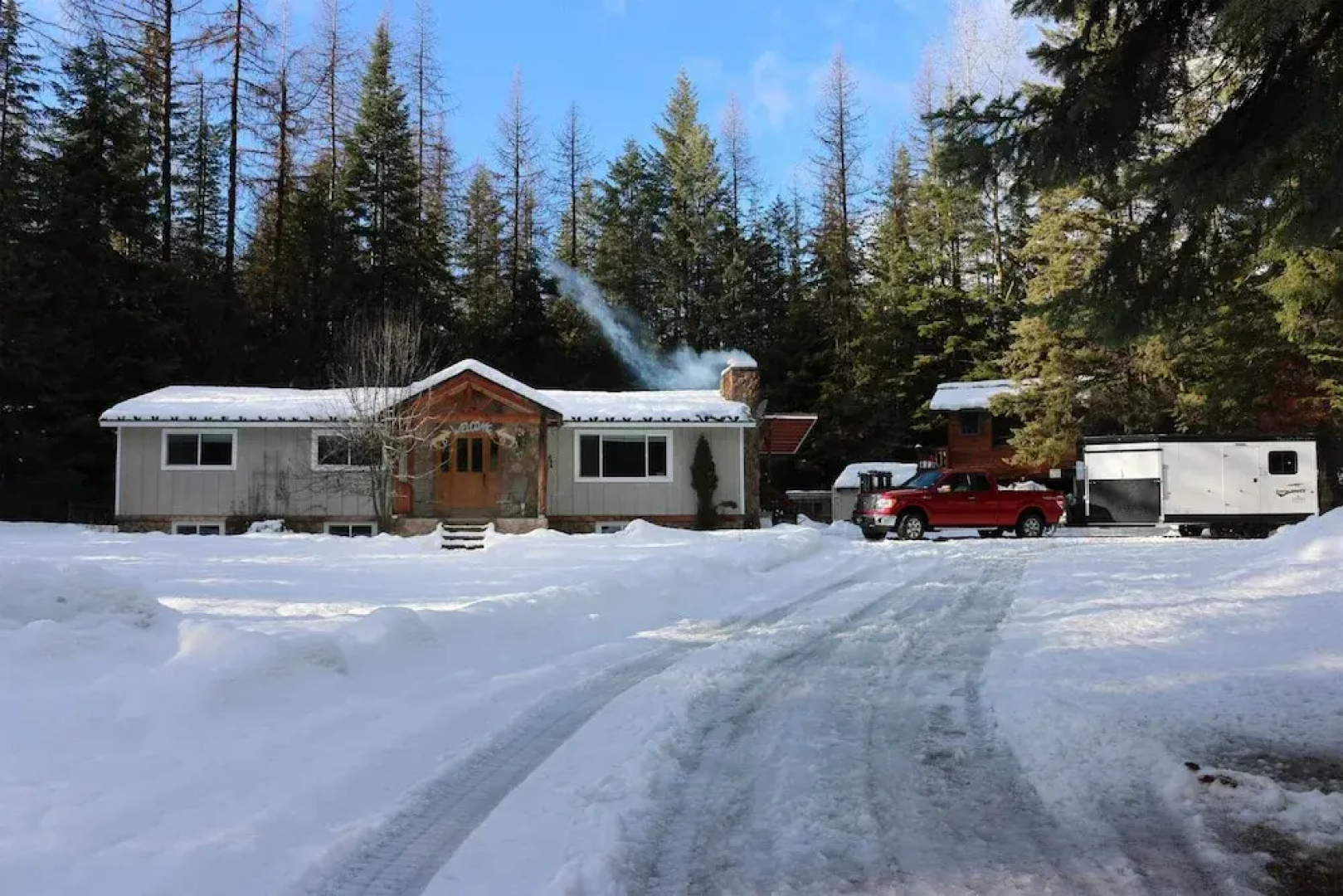 Quaint Priest Lake Cabin w/ Patio < 1 Mi to Lake!