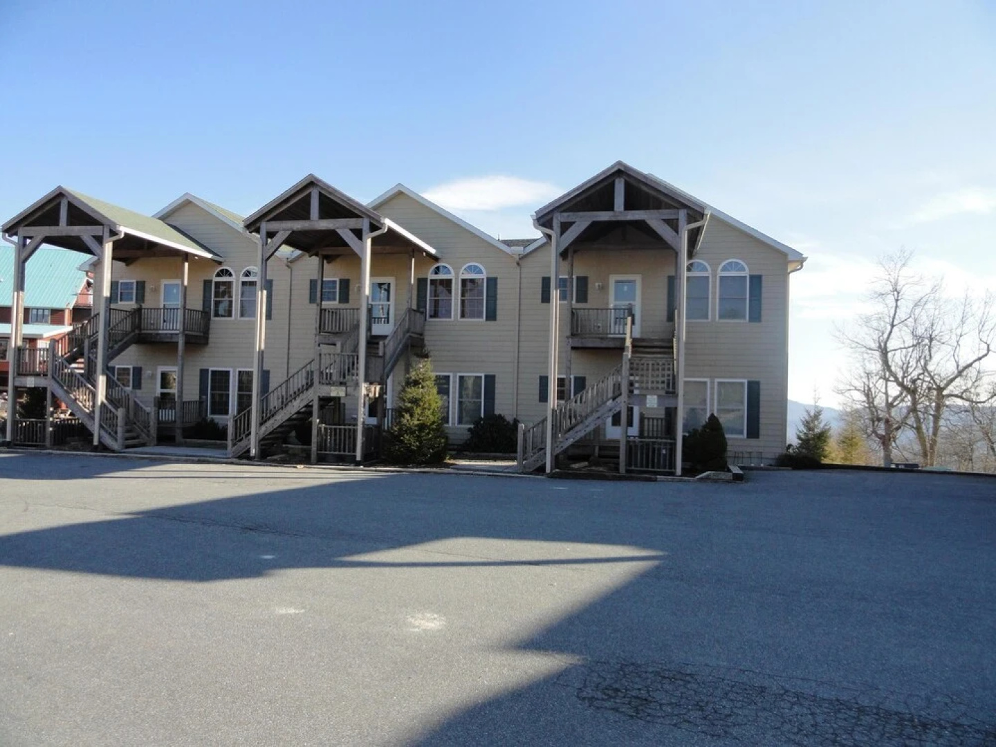 VCI - Klonteska Condominiums #C6