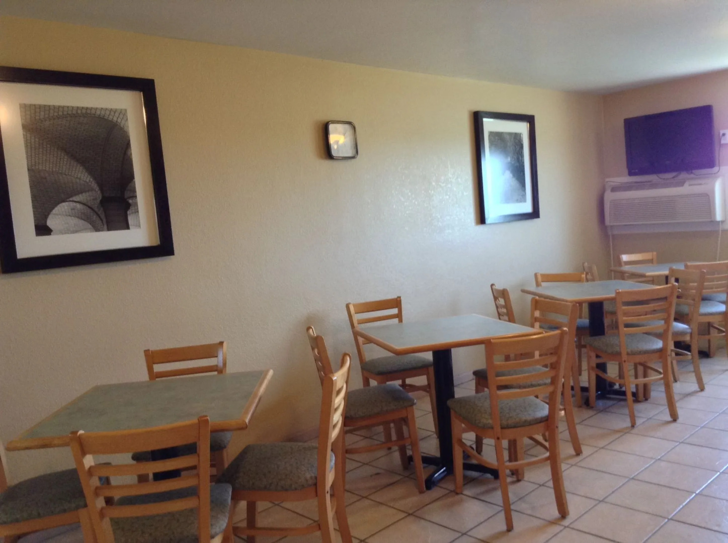 Western Inn & Suites