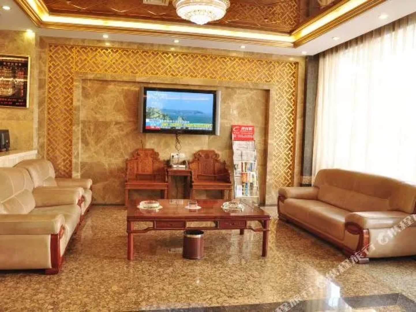 平南华信商务酒店