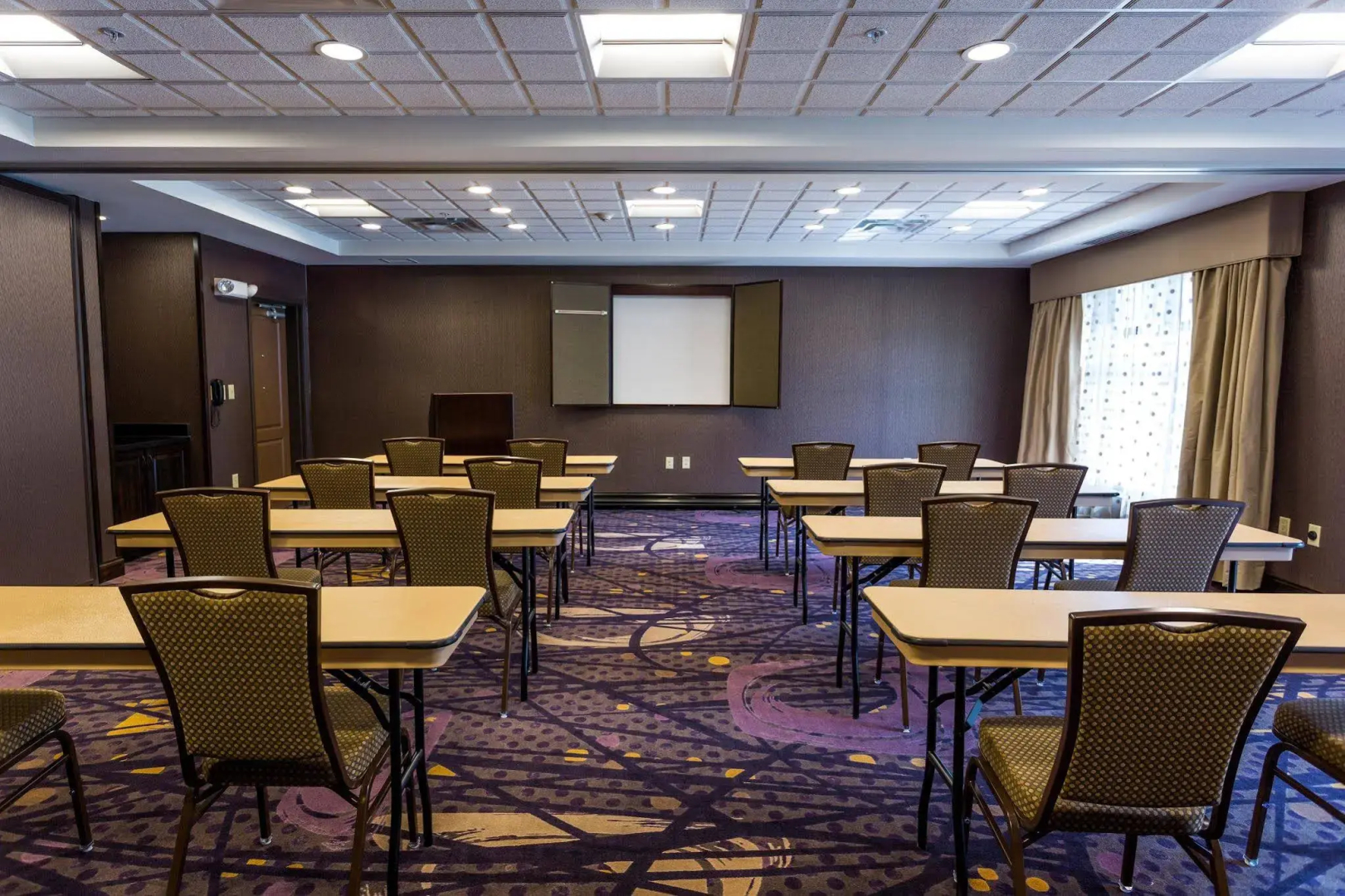 Holiday Inn Express & Suites Billings by IHG