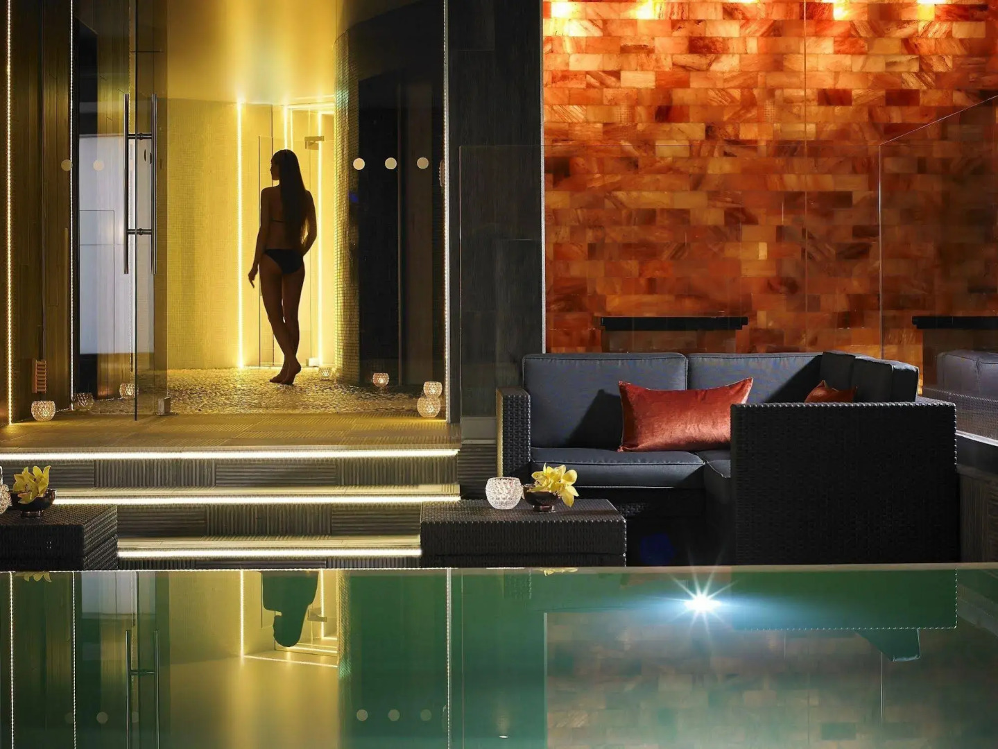 Westport Coast Hotel