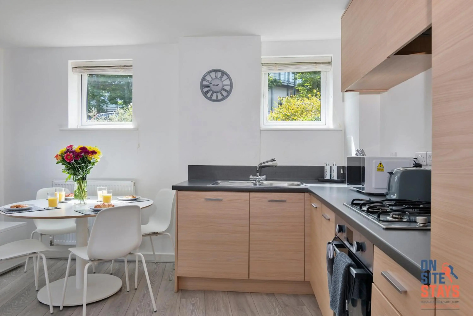 2 bed apt, en suite, Balcony, Wifi, 2 x parking