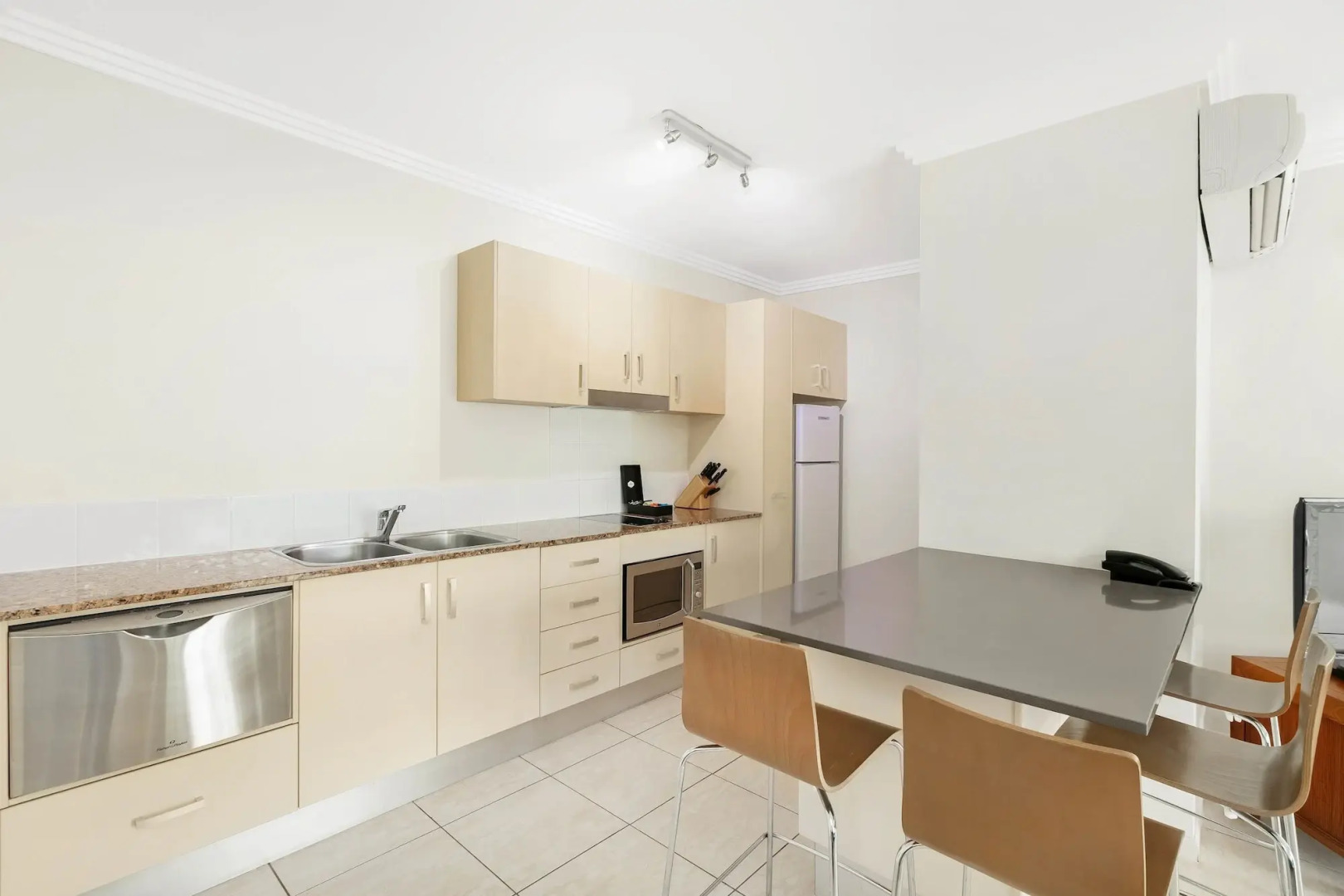 Mantra Aqueous on Port