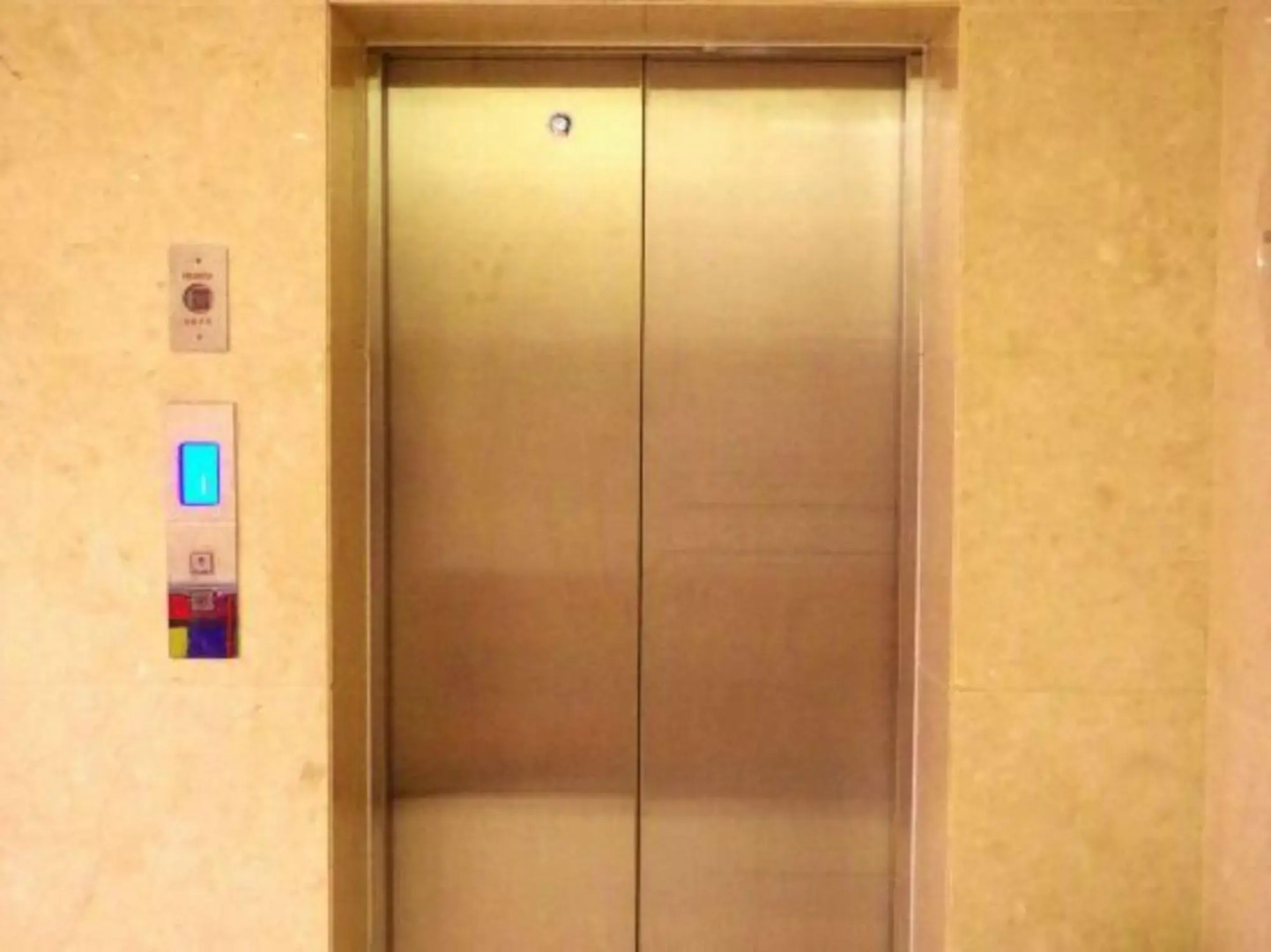 Super 8 Hotel (Chifeng Railway Station Yuanlin Road)