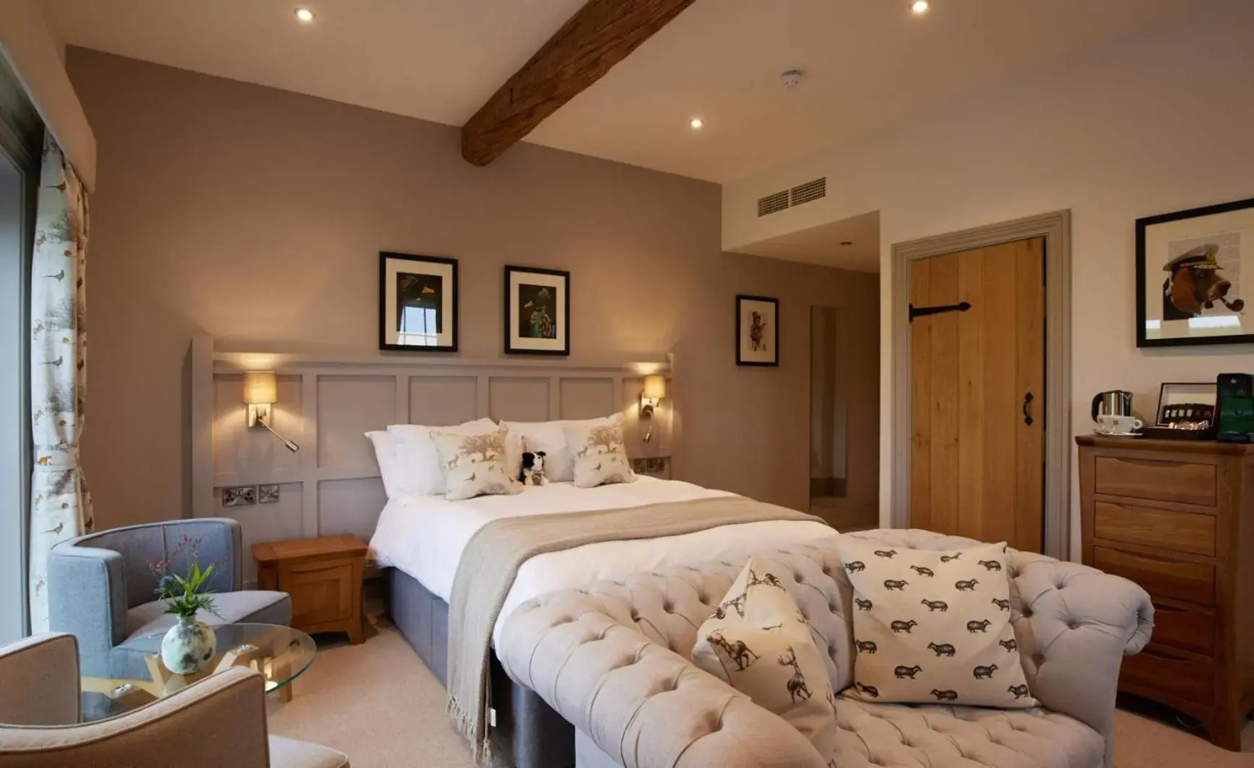 The Golden Fleece Inn