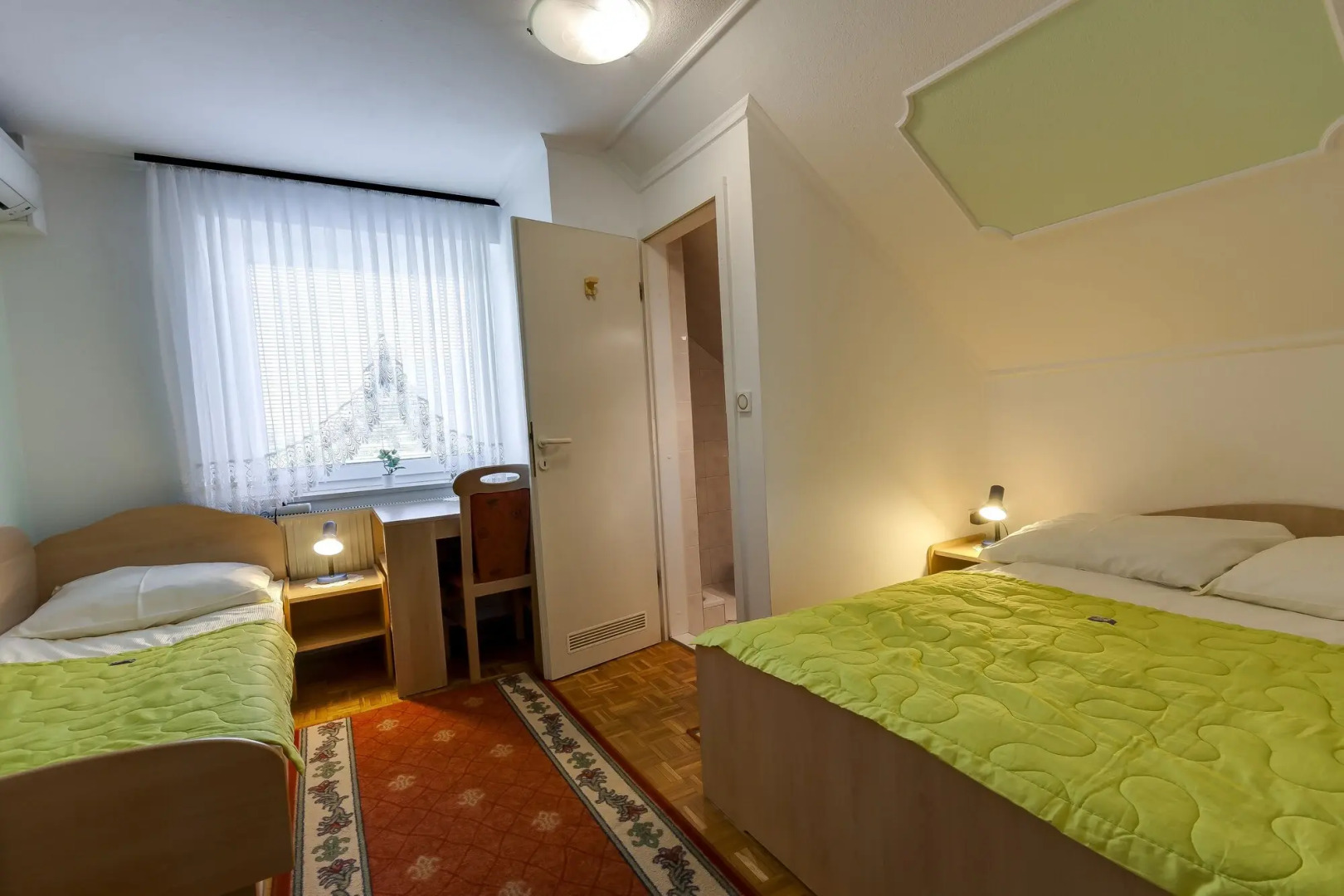 Rooms & Apartments Jana