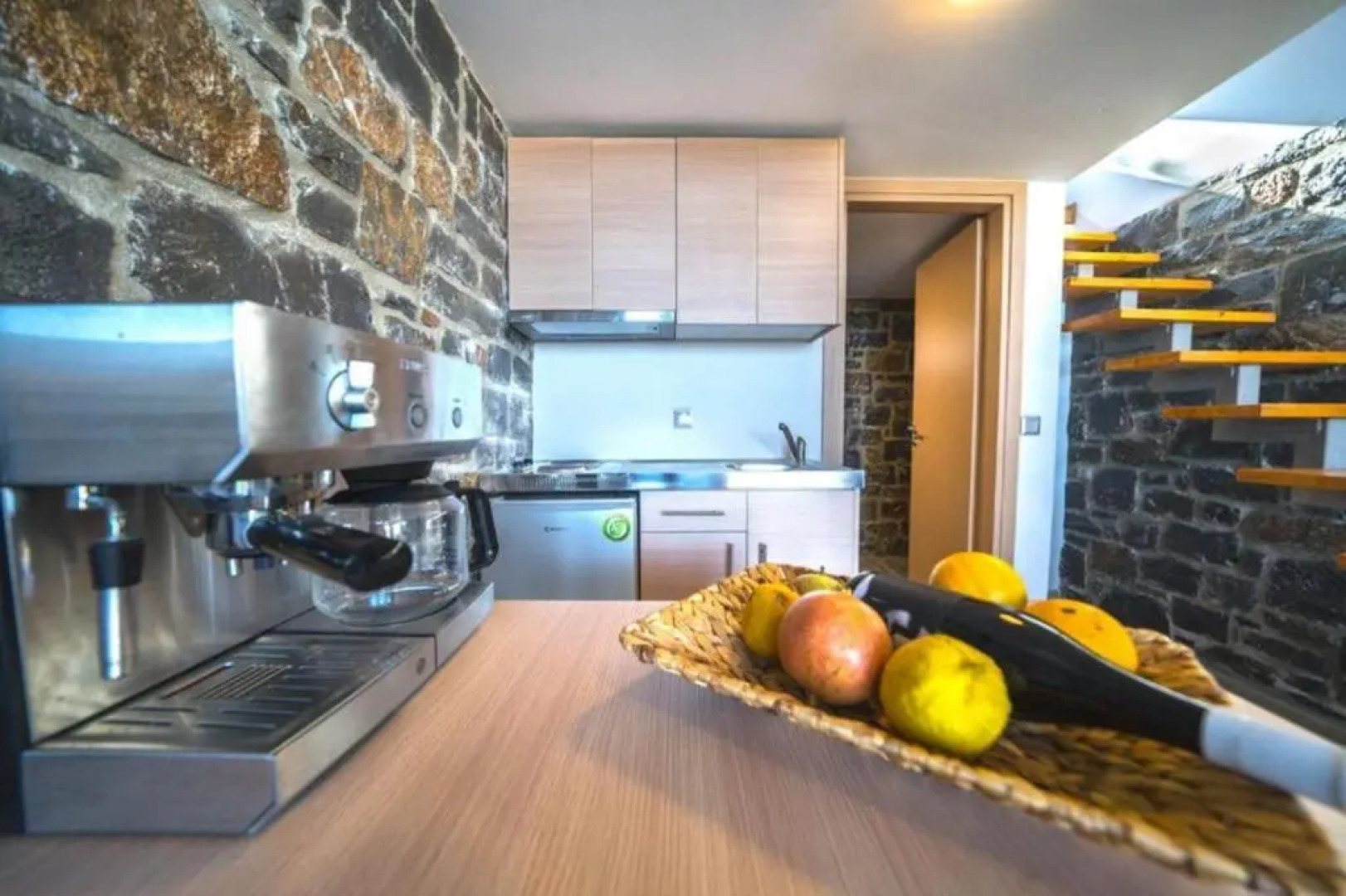 TerraZeus - Stone House Beachfront 3