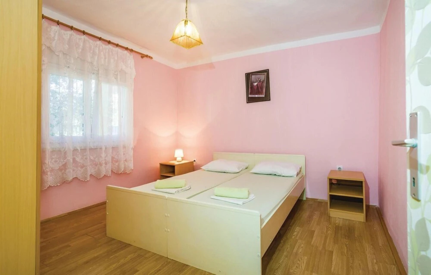 Nice Apartment in Gornji Karin With 2 Bedrooms and Wifi