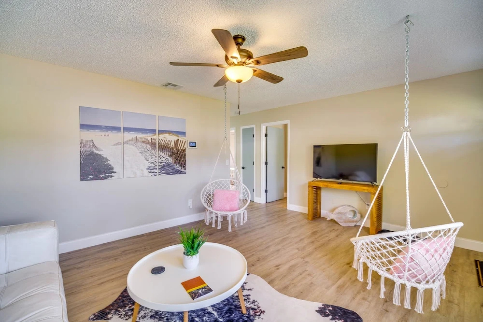 Sebastian Retreat w/ Screened Porch: 6 Mi to Beach