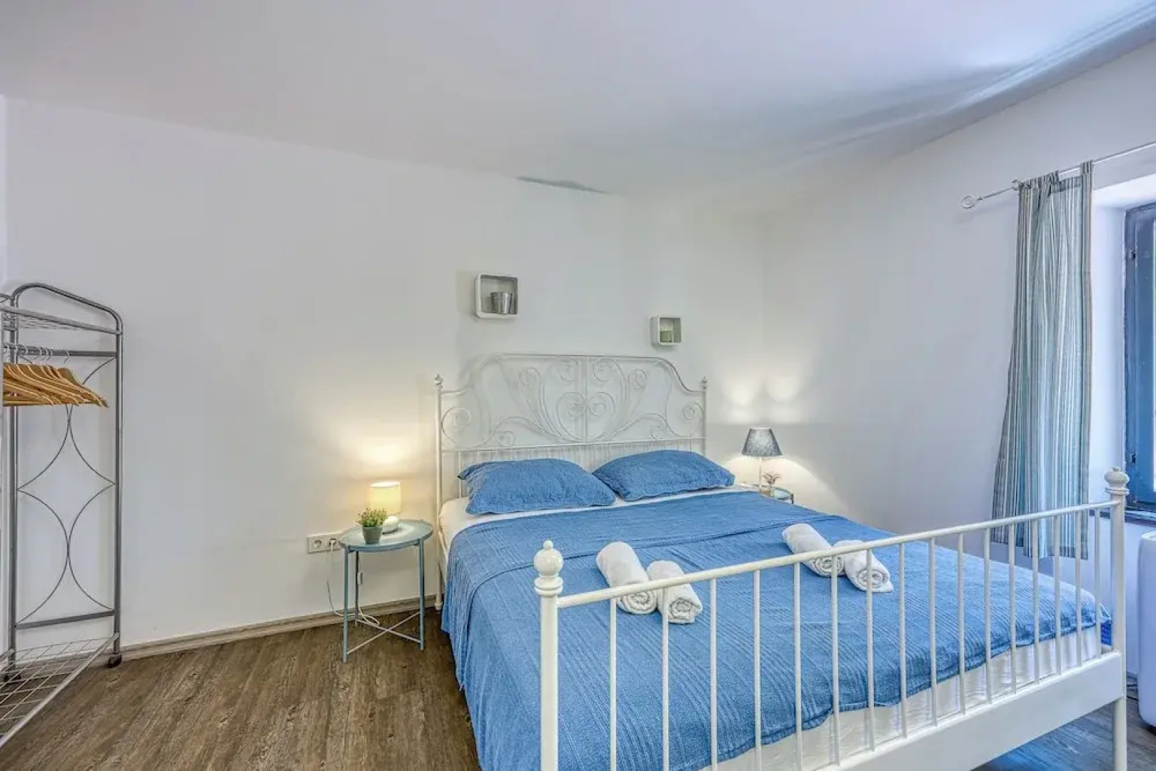 Blue Studio Apartment