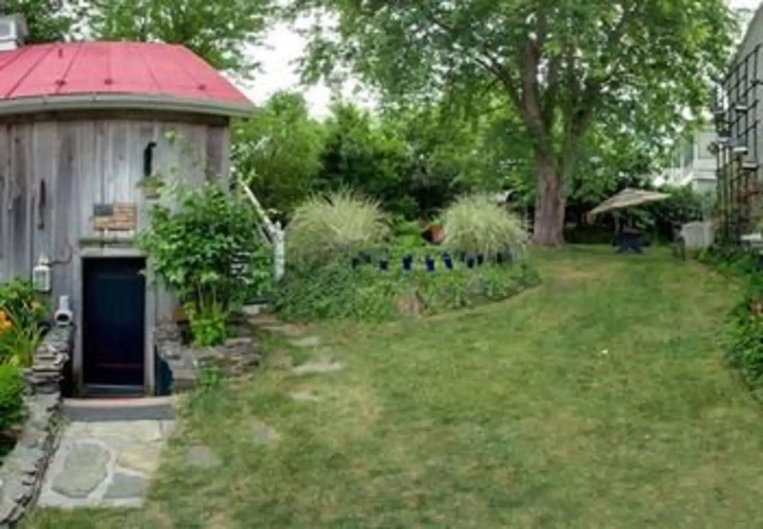 Lily Garden Bed and Breakfast