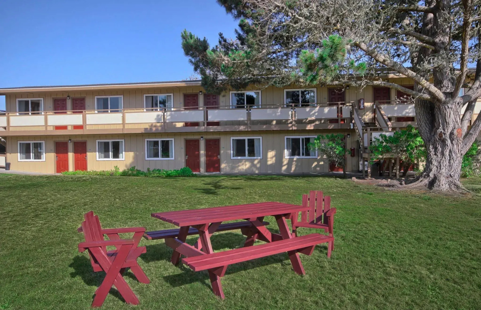 Silver Surf Motel