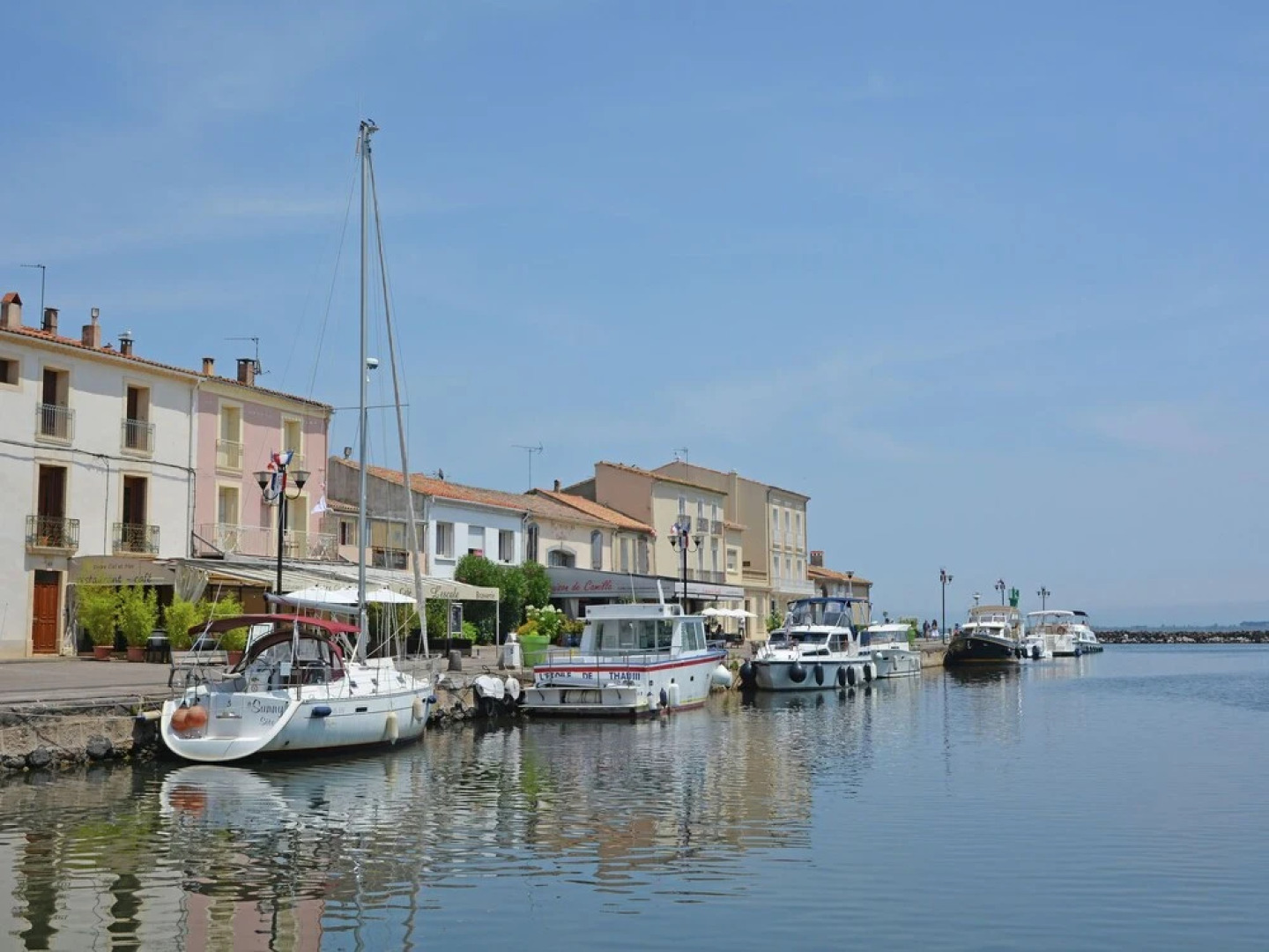 Comfortable Villa near Sea in Aigues-Mortes