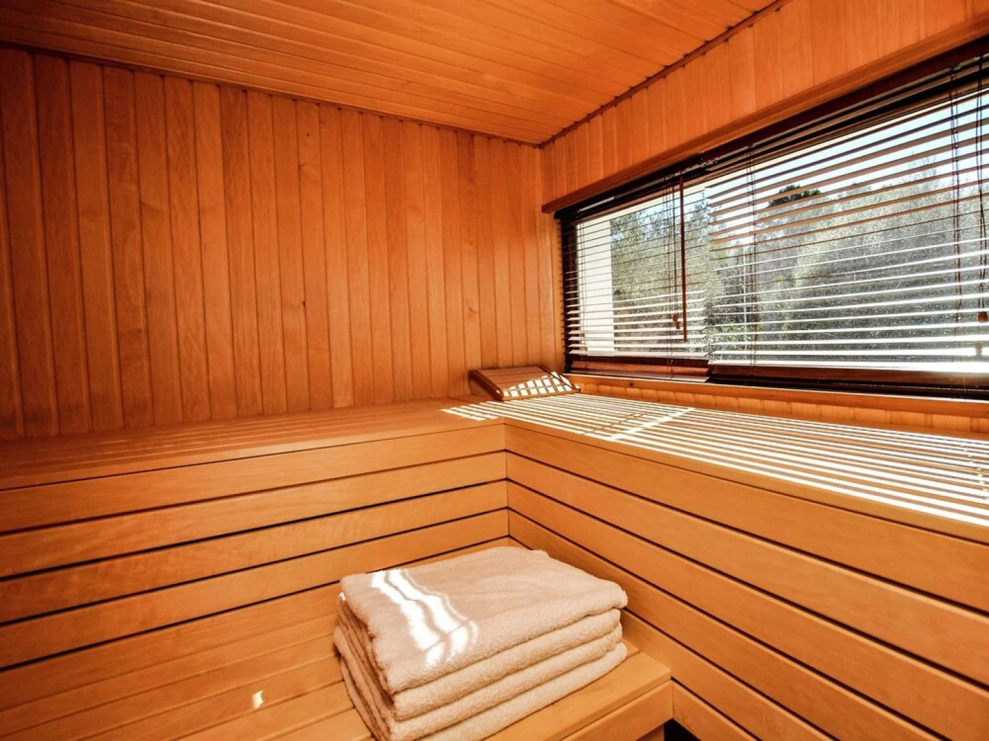 Luxurious Mansion in Montuïri With Sauna