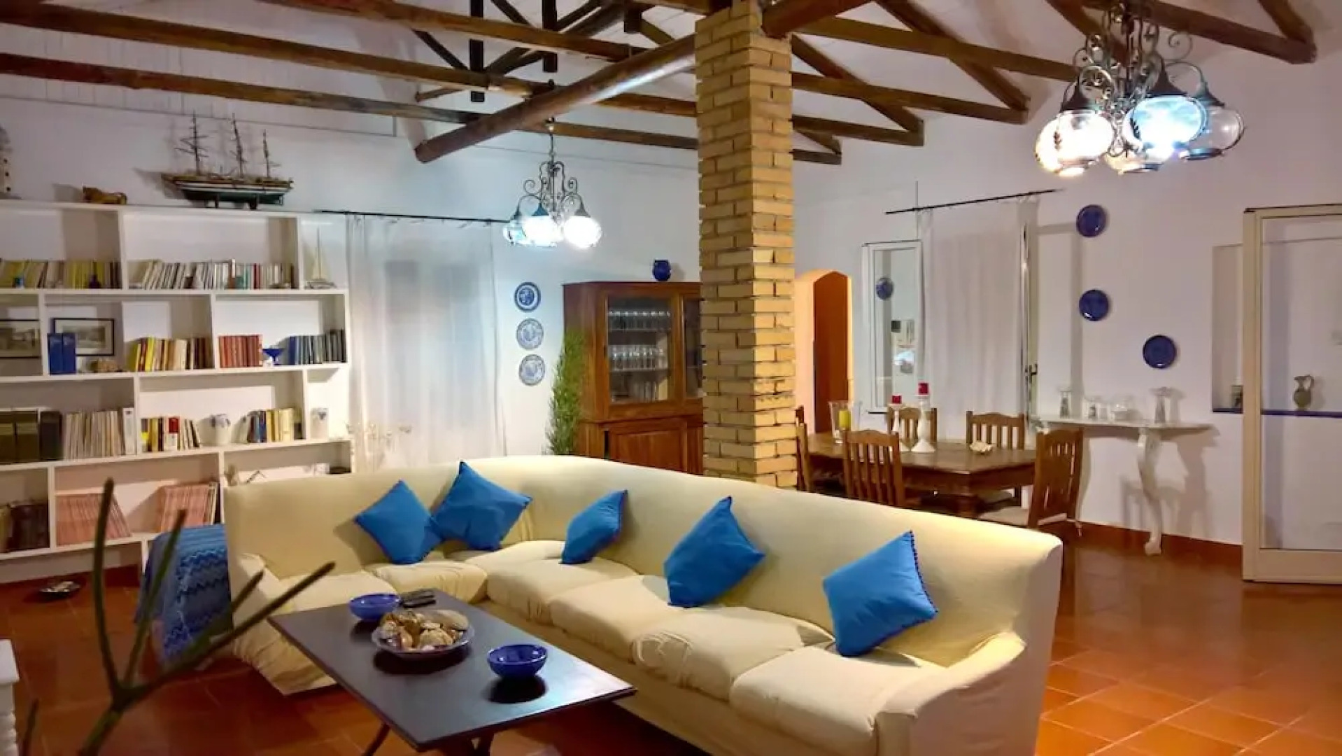 Villa With 3 Bedrooms in Reggio Calabria, With Wonderful sea View, Private Pool, Enclosed Garden Near the Beach