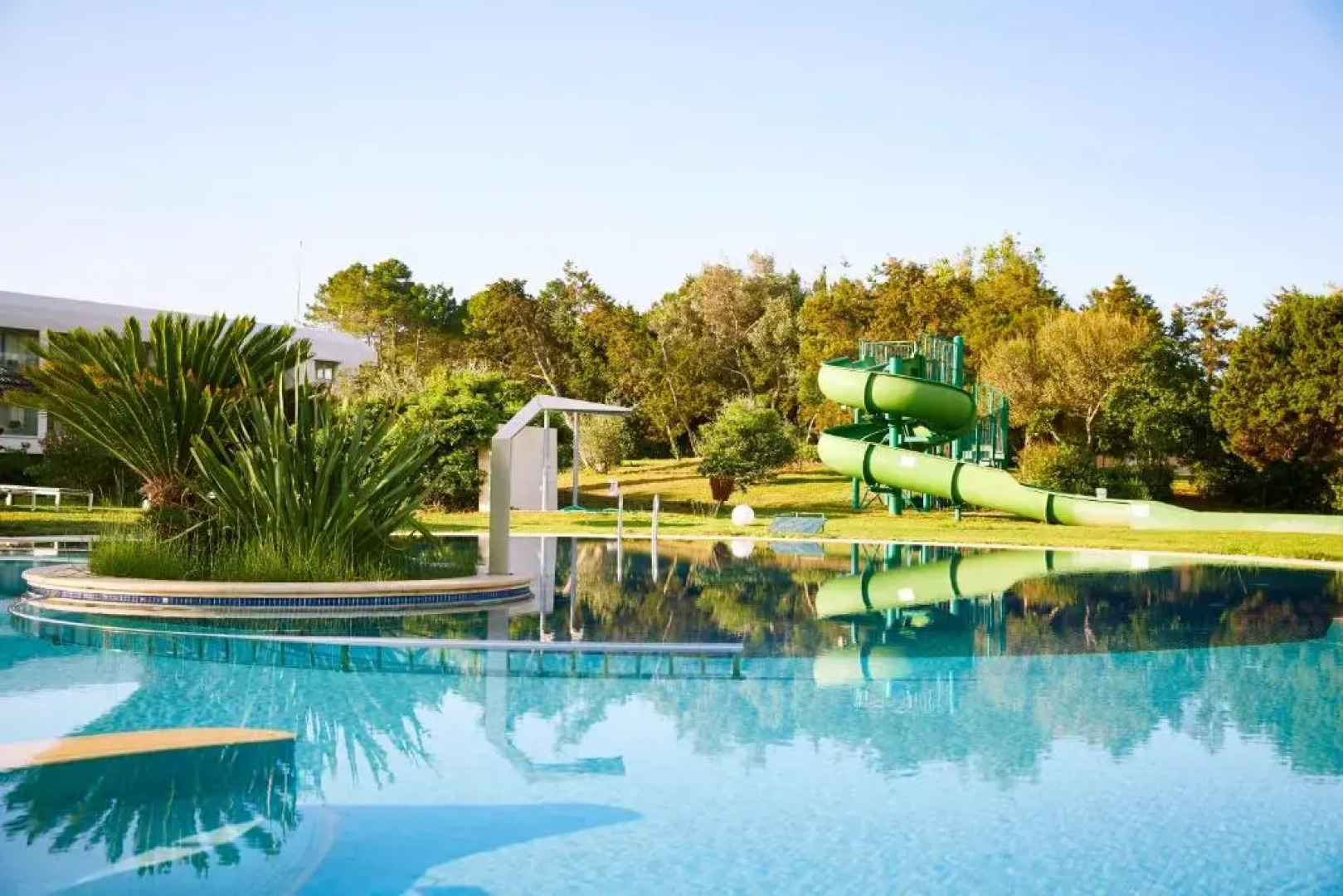 Robinson Kyllini Beach