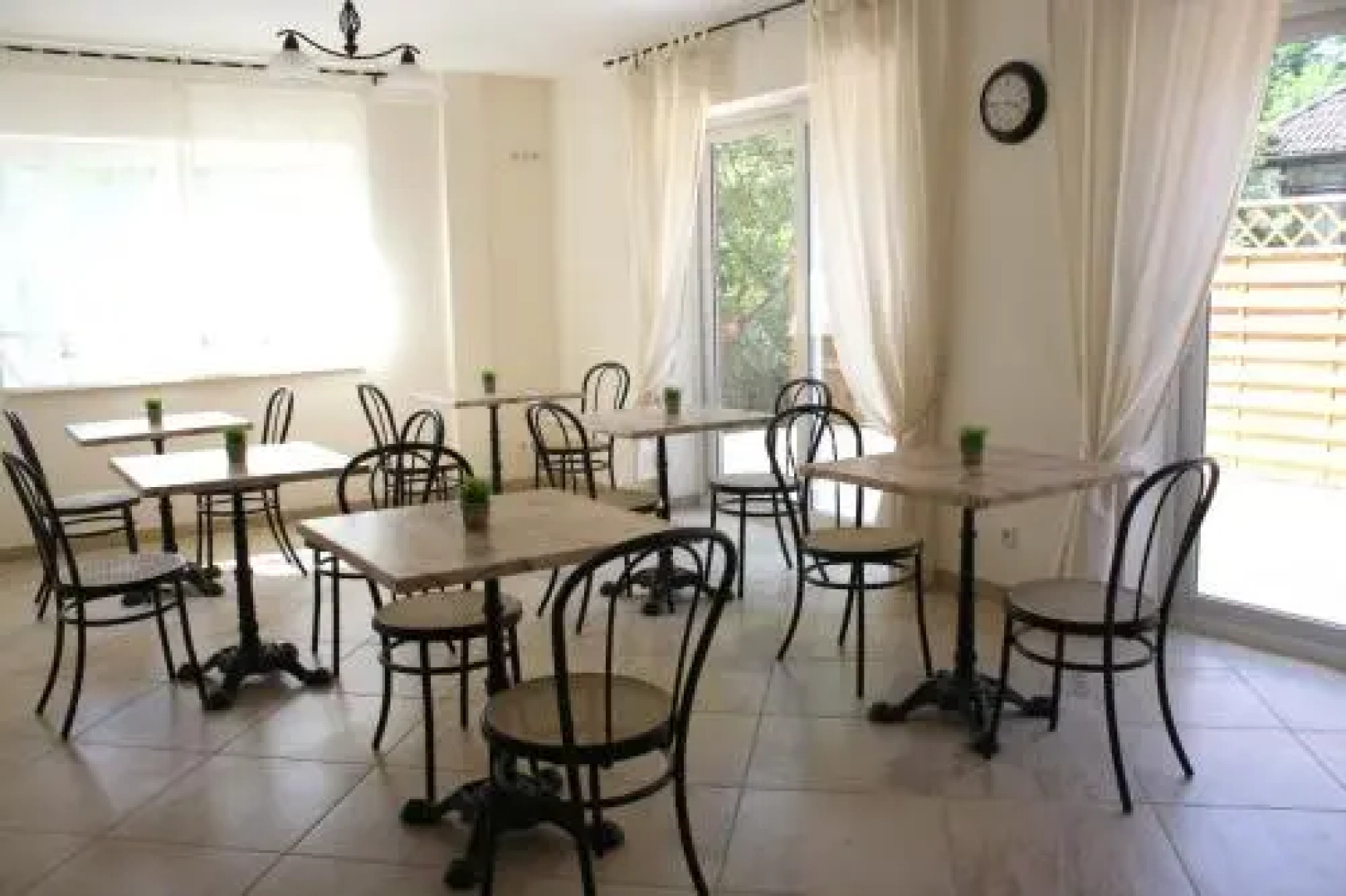 Pension Française Les Volets Bleus