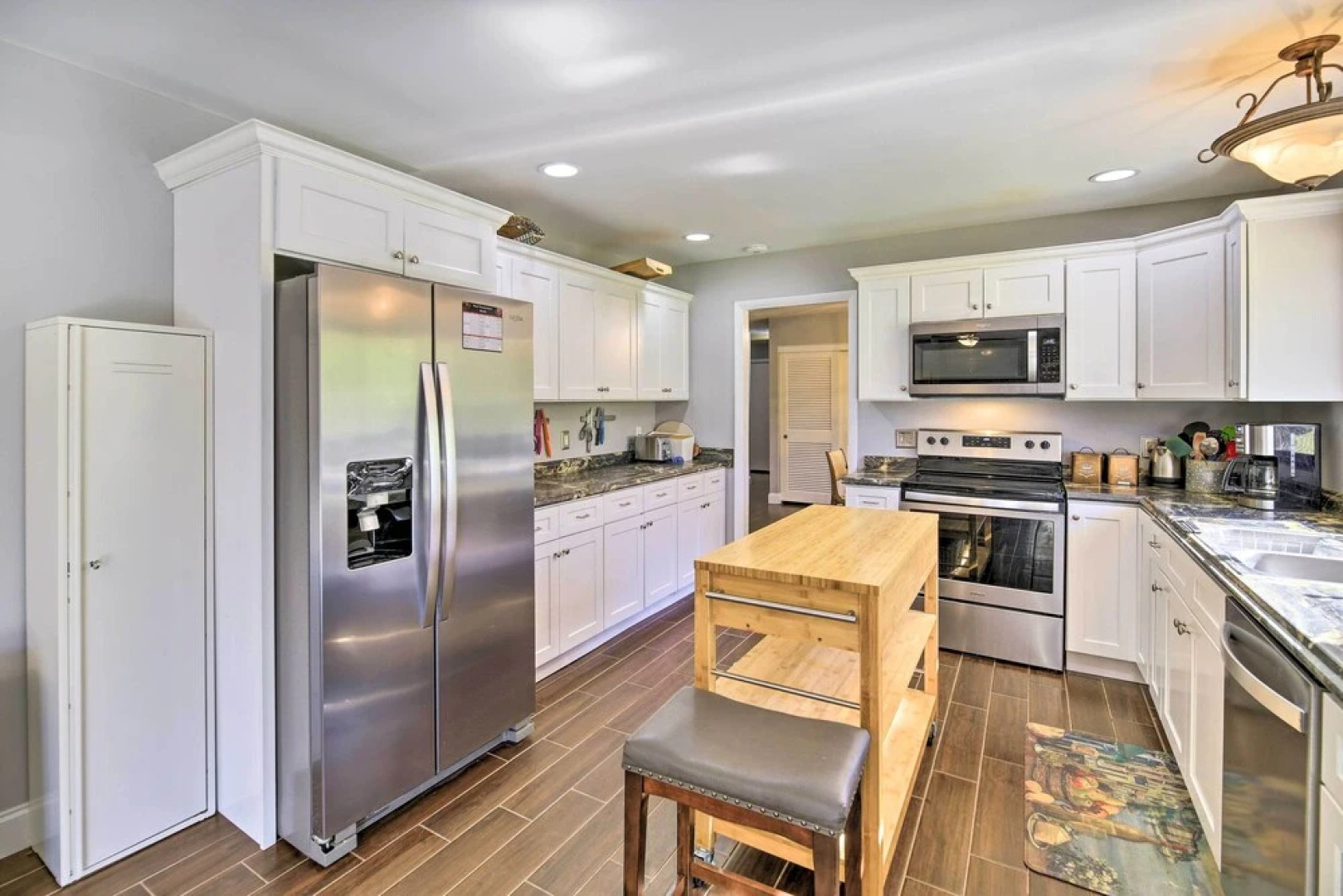 Lakefront Kingsport Home w/ Private Hot Tub!