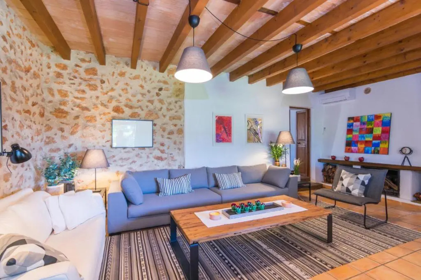 Preciosa casa con piscina a 1 Km de Santa Maria del cami