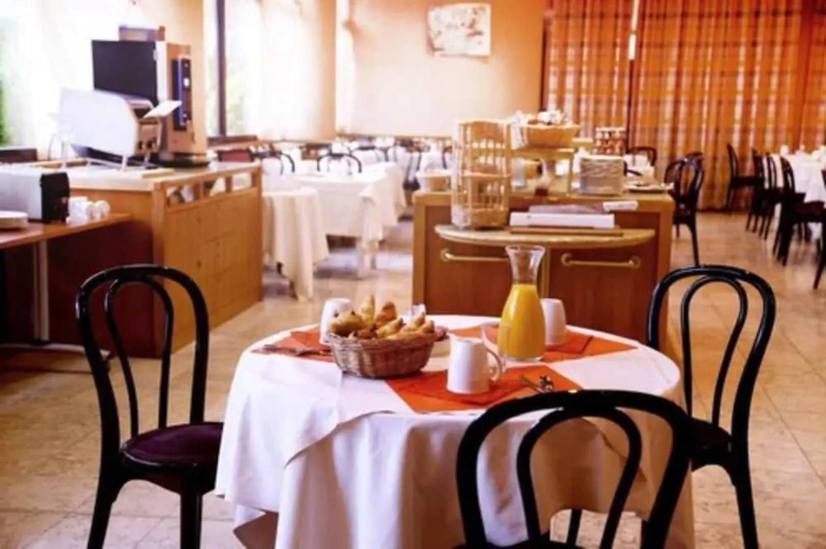 Hotel Logis de Lyon Est