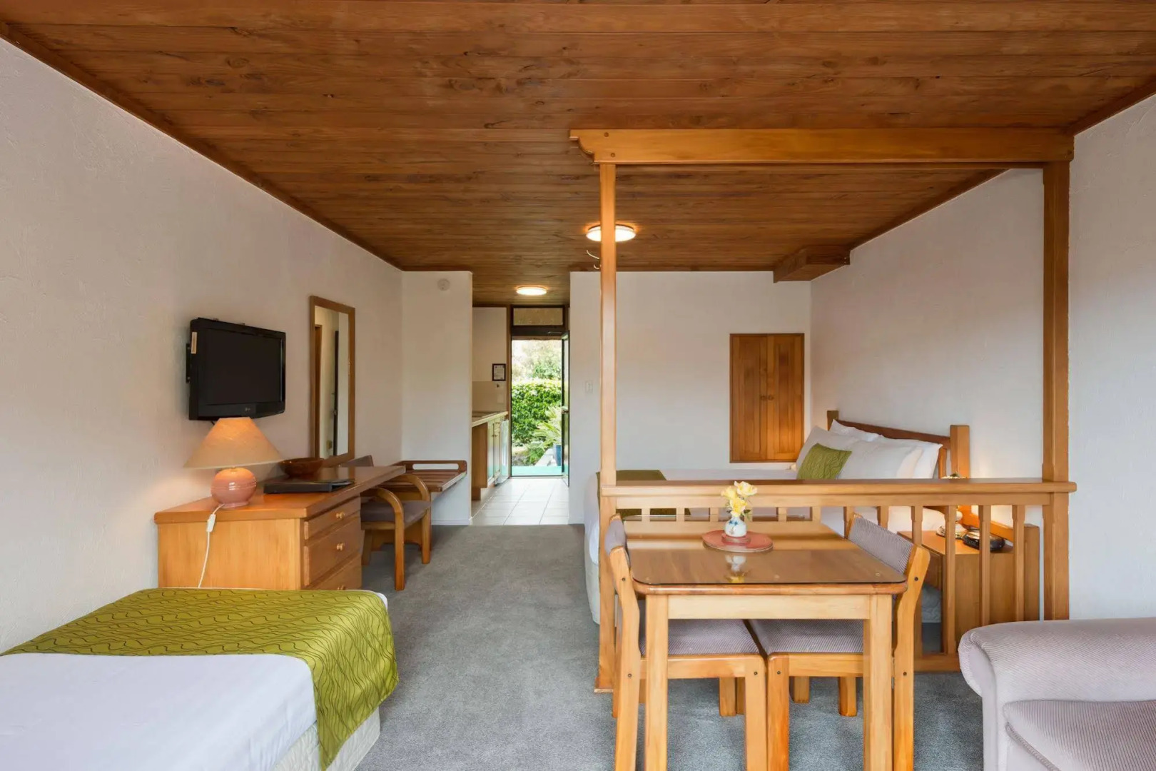 Swiss Chalet Lodge Motel