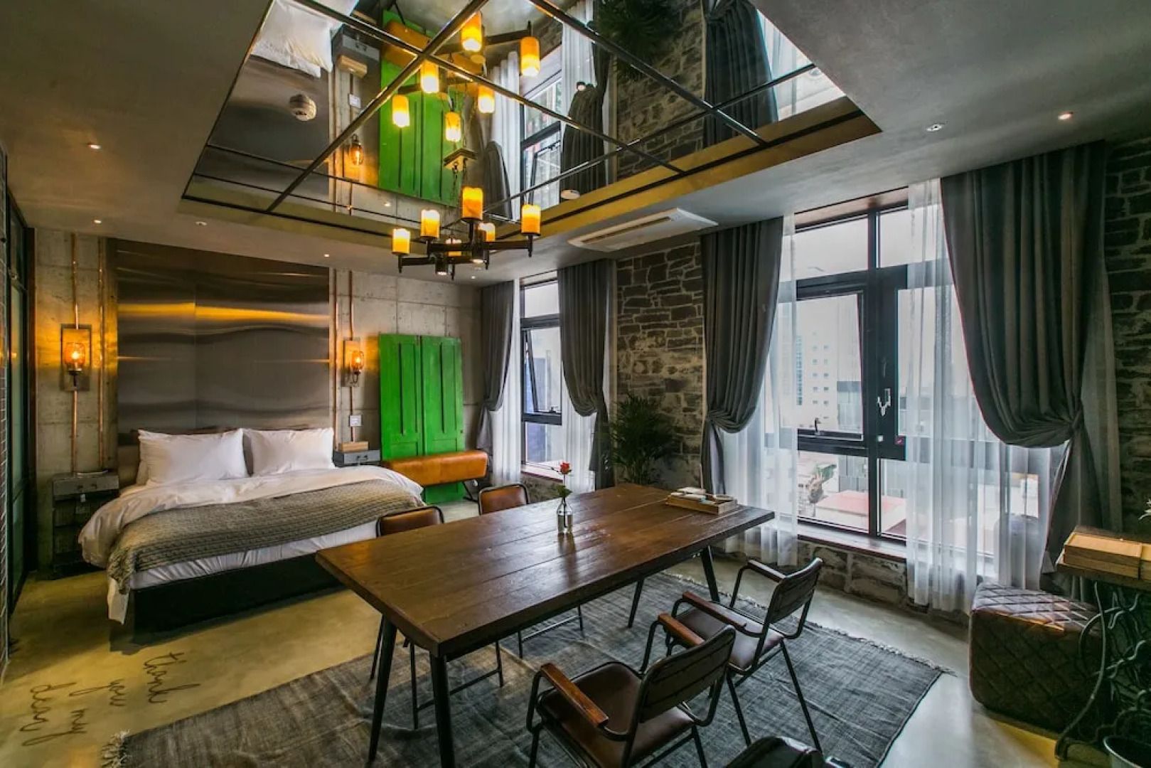 Hotel February Dong Seong Ro