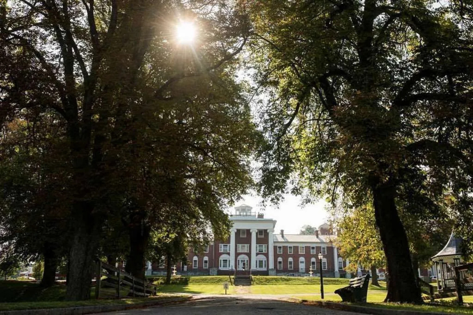 Westwoods Rimview Inn